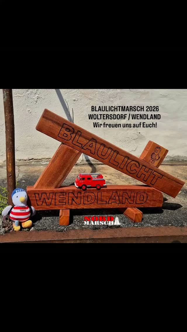 Für uns vom #team @nordmarsch beginnt der
🔥 BLAULICHTMARSCH 🔥
in Woltersdorf im #wendland schon am Freitag!
Mit ganz viel Power & Spað sind wir in Basti's Heimat zu einer Premiere...
... 🥾 #wanderfamilie trifft #blaulichtfamilie 🚒
Nach dem Vorabend-Check-In kehrt bei uns noch für ein paar Stunden ein bisschen Ruhe & Gemütlichkeit ein, letzte Absprachen & Vorbereitungen werden noch getroffen, bevor morgen um 4 Uhr der Wecker klingelt.
Wir freuen uns auf dieses familiäre & besondere Event in dieser wunderschönen Umgebung.
#vorfreudeistwiefreudenurkrasser
Eure Nord-Marscher mit den family&friends ❤️
