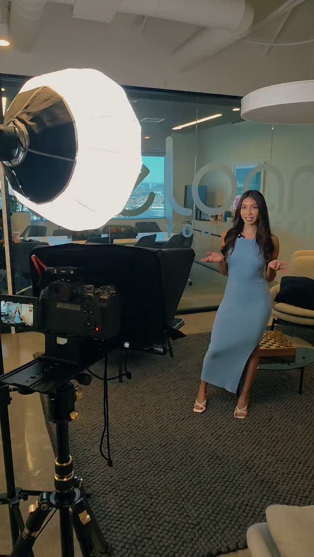 Turned the @we.loan office into a full production set on Monday. Way too much fun for a "work day."
#contentcreationagency #contentdaybts
