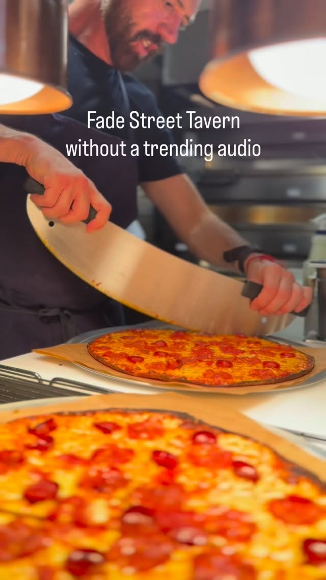 The crunch you can hear from across Dublin. Who’s coming in tonight? 🍻🍕
#fadestreetsocial #fadestreettavern #tavernstylepizza #dublinfood #trendingaudio