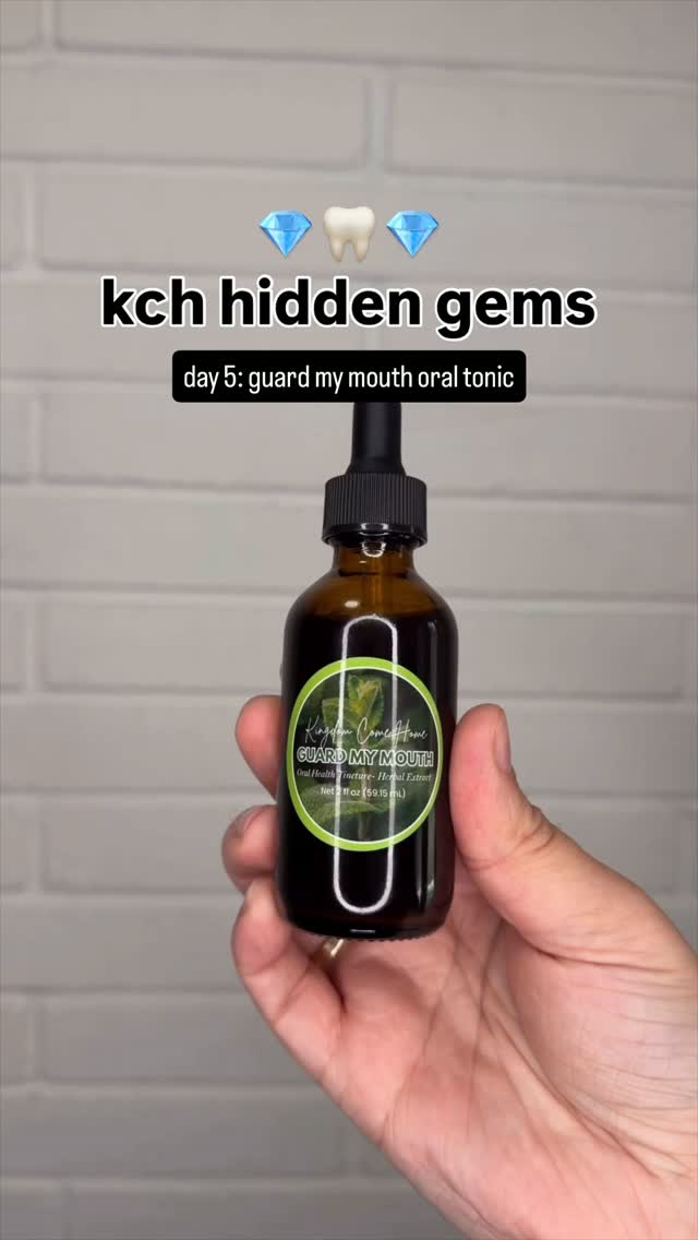 šHidden Gem 5: Guard My Mouth Oral Tonic
Your mouth is the gateway to the rest of your body, which is why daily oral care is about so much more than just brushing your teeth.
WHY YOUāLL LOVE IT:
šæSupports healthy gums
šæHelps maintain oral balance
šæPromotes a cleaner mouth environment
šæHelps support plaque removal
šæFreshens without synthetic additives
THE HERO INGREDIENT:
Thyme! This powerful herb has traditionally been used to support gum comfort and help maintain a clean, balanced mouth environment.
PLUS:
Clove, sage, peppermint, frankincense, myrrh, yarrow + echinacea make this a seriously impressive botanical blend for everyday oral care.
PERFECT FOR:
Daily oral hygiene ⢠Gum support ⢠Plaque care ⢠Mouth freshness ⢠Oral balance
šComment āMOUTHā and weāll send you the link.
#holistichealth #oralhealth #gumhealth #naturaloralcare #holisticwellness
