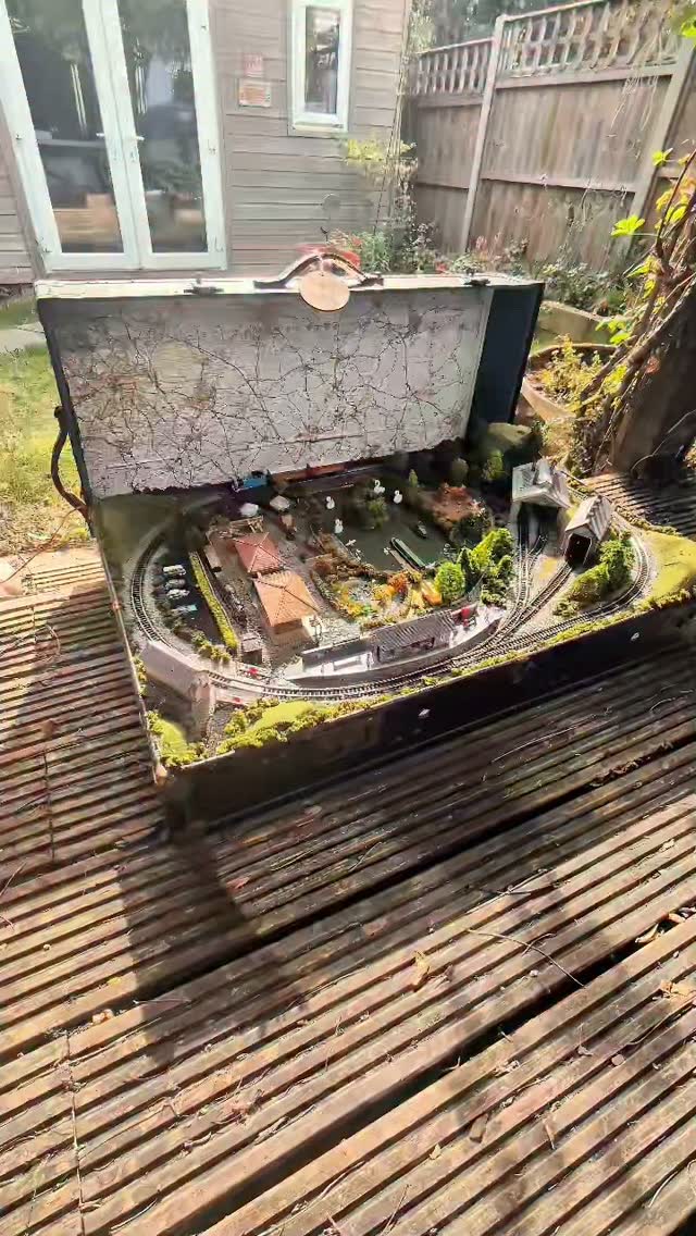Taking commissions and in-between making one layer . If you are in the UK email me to be added to my one layer waiting list
Or get in touch regarding a commission.
Interested ??
Get in touch x
Or have a look at our past makes on our YouTube channel, Link in bio #ngauge #trainset #miniatureartist #fblifestyle