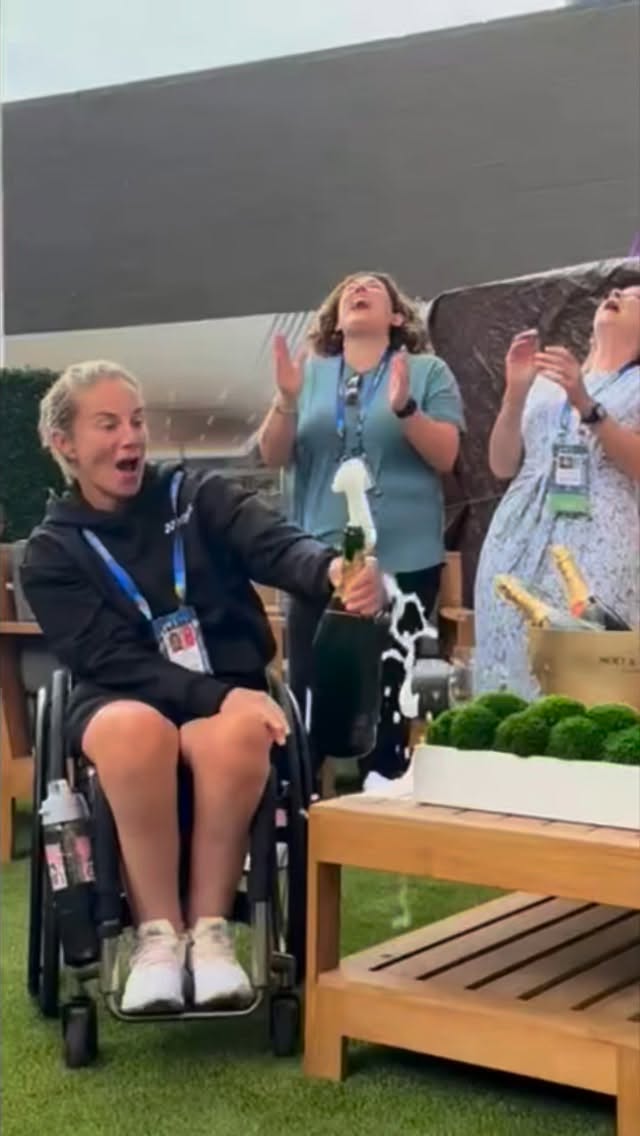 Leaving NYC with a full heart after some special celebrations ♥️🥂🍾
Amazing to share the moment with some legends of the game, who have all contributed to the amazing opportunities the game now affords players today 🎾
Thank you to the entire @usopen team for making me feel so special @jennifer_edmon 💫
#wheelchairtennis #usopen2026 #memoriestolastalifetime