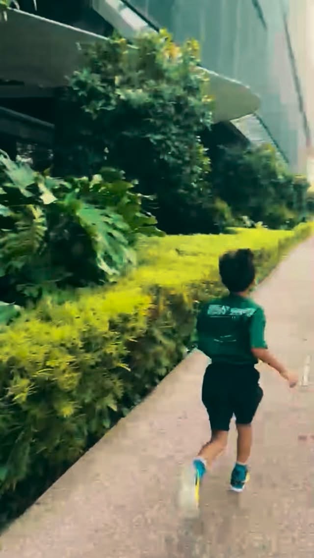 Future Hyrox athletes. Future CrossFit games competitors. Currently just trying not to trip over the rower.
Sundays, 4pm, Media Circle. Building the next generation one burpee at a time.#weareone @hyroxyoungstars @hyrox @crossfitsouthasia