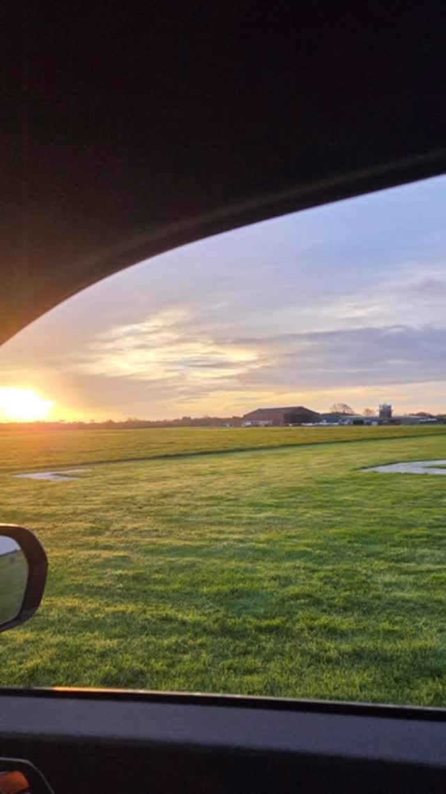 The end of a rainy day at the Aerodrome. Perfect to keep our grass nice and green, ready for the fly-in on the 20th of this month!
#bartonaerodrome #manchester #generalaviationlovers #generalaviation #grassrunways