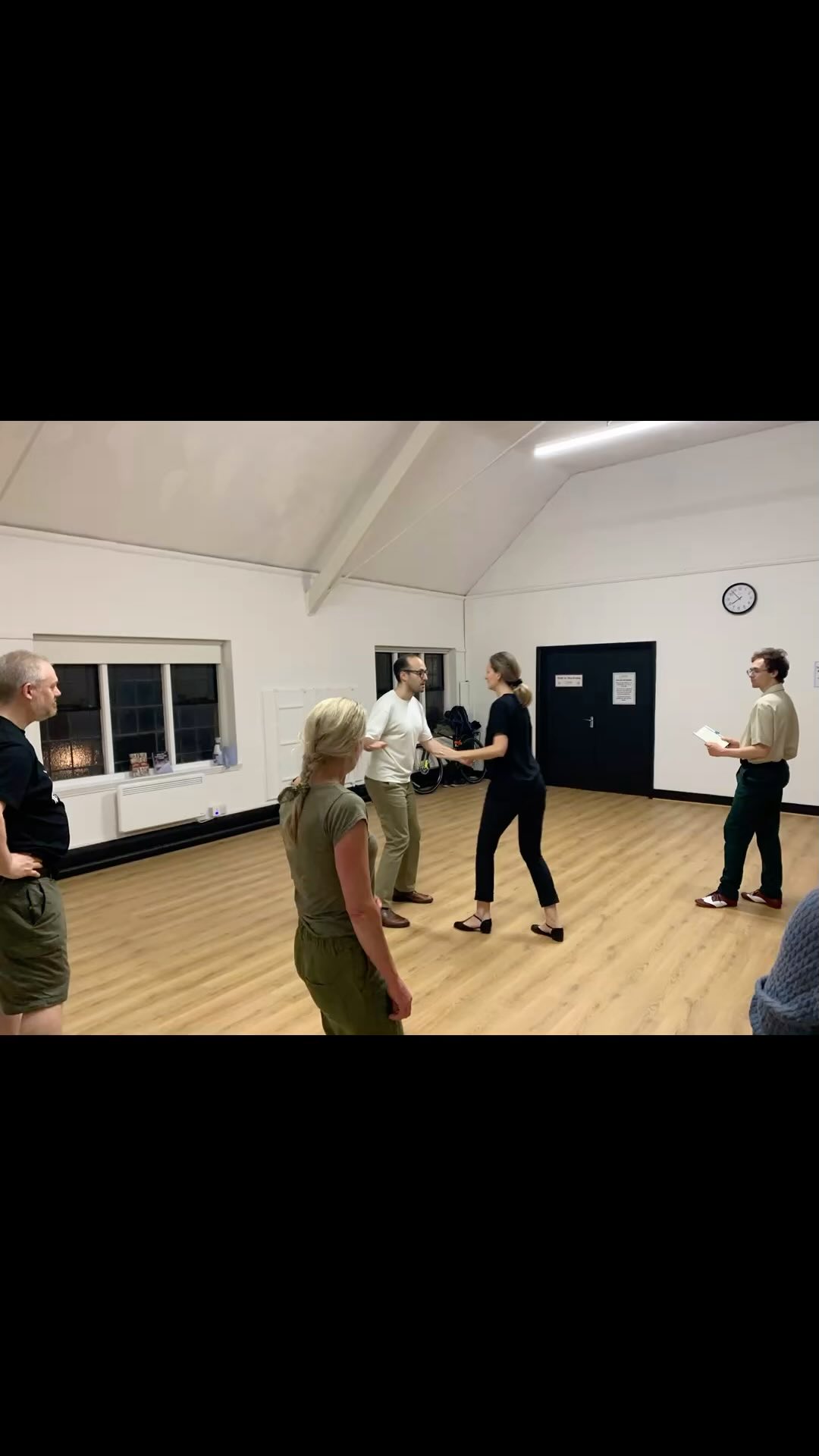 Who says i’m not good at delegating? This year, for our Christmas performance, @odd_bucket has been tasked with choreographing our beginners #lindy performance piece (with @malradi88 )and i am loving it! Also this year, my own son Eoin will be joining us in two #solojazz pieces. So fun! I love watching my students progress and grow in the dance. X Watch us at the @lanternarts ‘s Christmas celebration in #raynespark on the 30th nov 1:30-1:50.