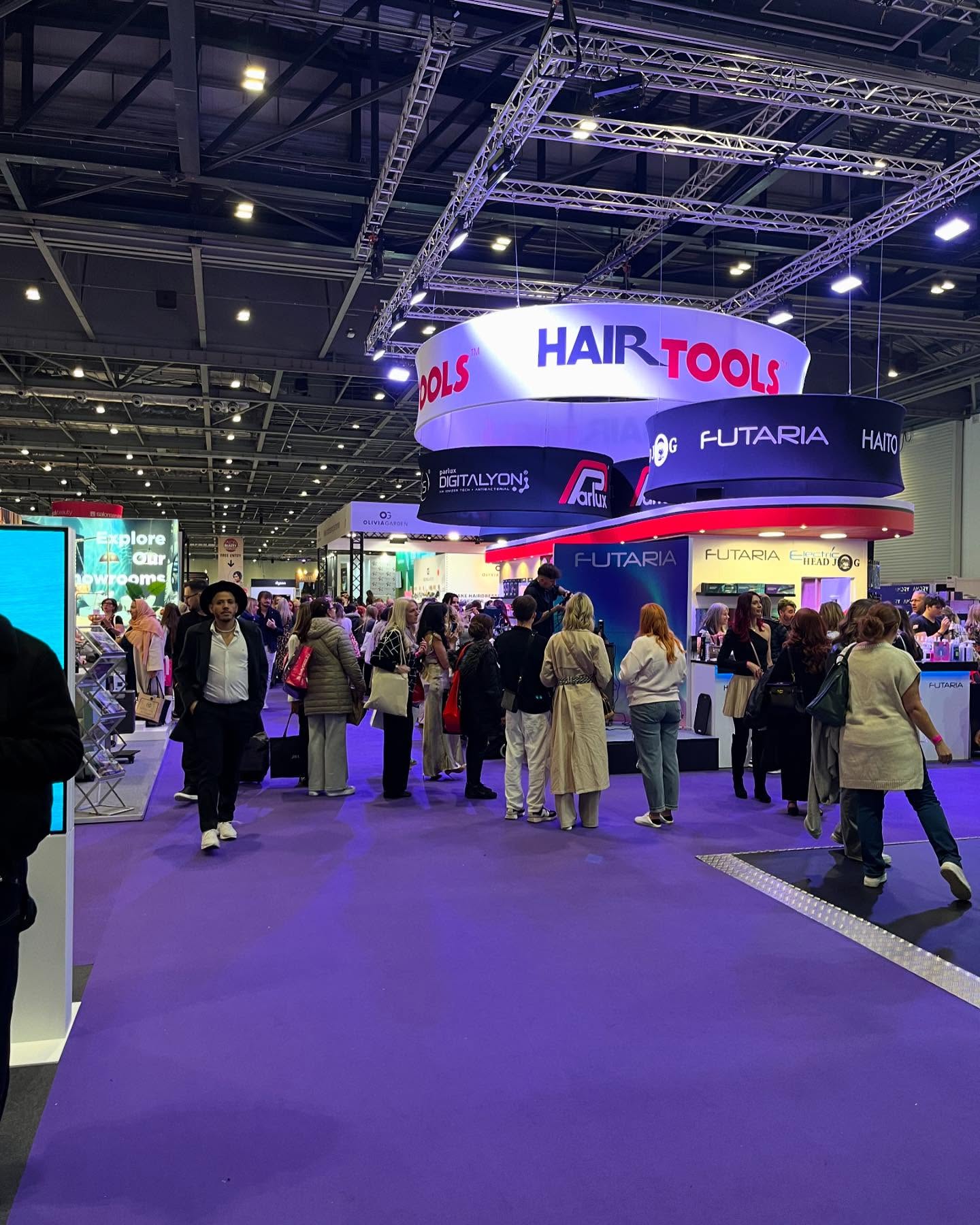 Always look forward to this time a year 🍁
Had a great time at salon international 🍂