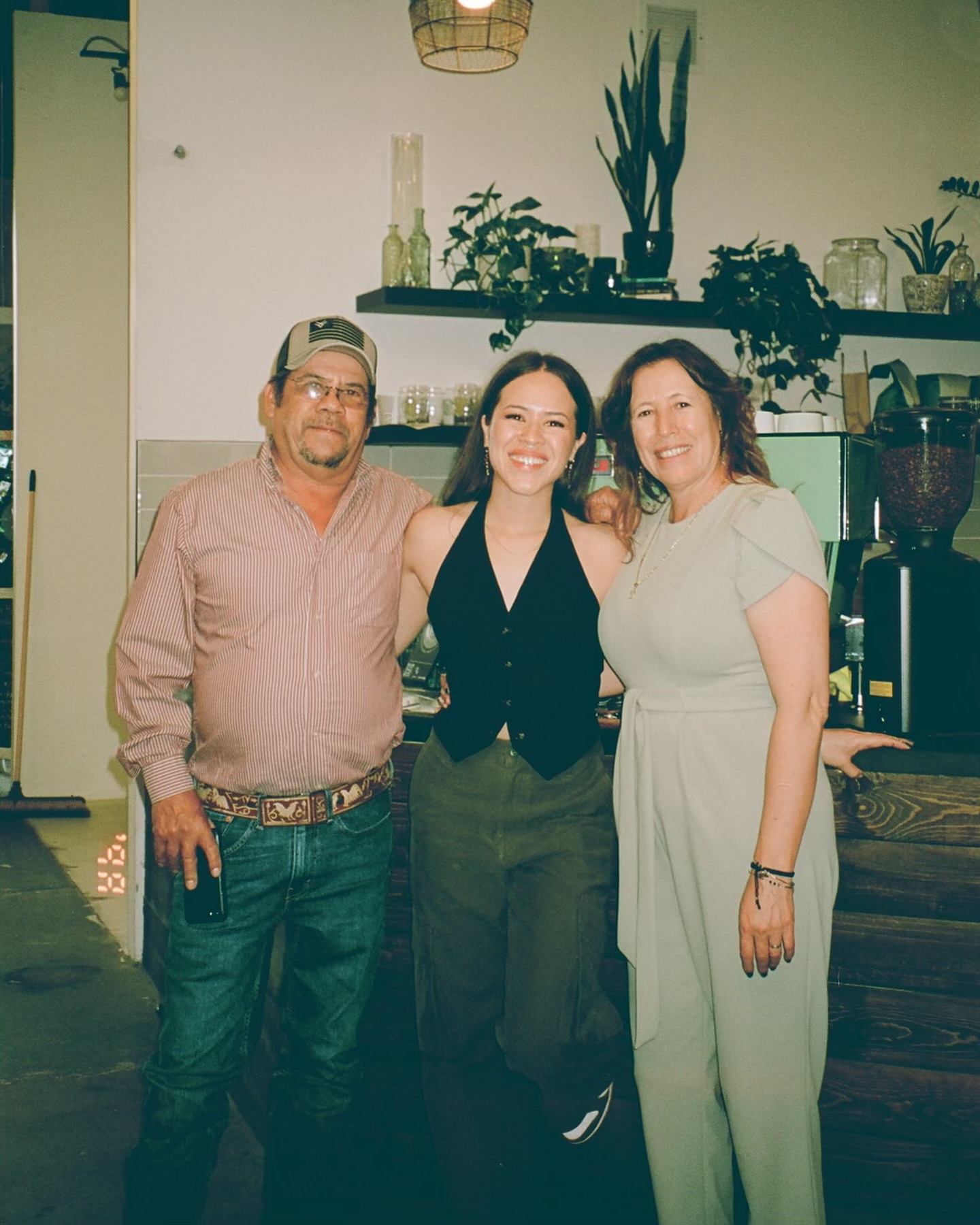 During Hispanic Heritage Month, I had the honor of highlighting my Mexican culture and sharing the voices of my parents and sisters. I am blessed and supported by my family. To know me, is to know my family. A special thank you to @telemundoco and @kehiryc for sharing a piece of our story. My love for coffee began by watching my parents drink cafecito every morning and now, I get to share that connection with the community.
•
Durante el Mes de la Herencia Hispana, tuve el honor de resaltar mi cultura Mexicana y compartir las voces de mis padres y hermanas. Estoy bendecida y tengo el apoyo de mi familia. Conocerme, es conocer a mi familia. Un agradecimiento especial a Kehiry y Telemundo por compartir parte de nuestra historia. Mi amor por el café comenzó viendo an mis padres tomar cafecito todas las mañanas y ahora puedo compartir esa conexión con la comunidad.
📸: @notanotherfilmlab