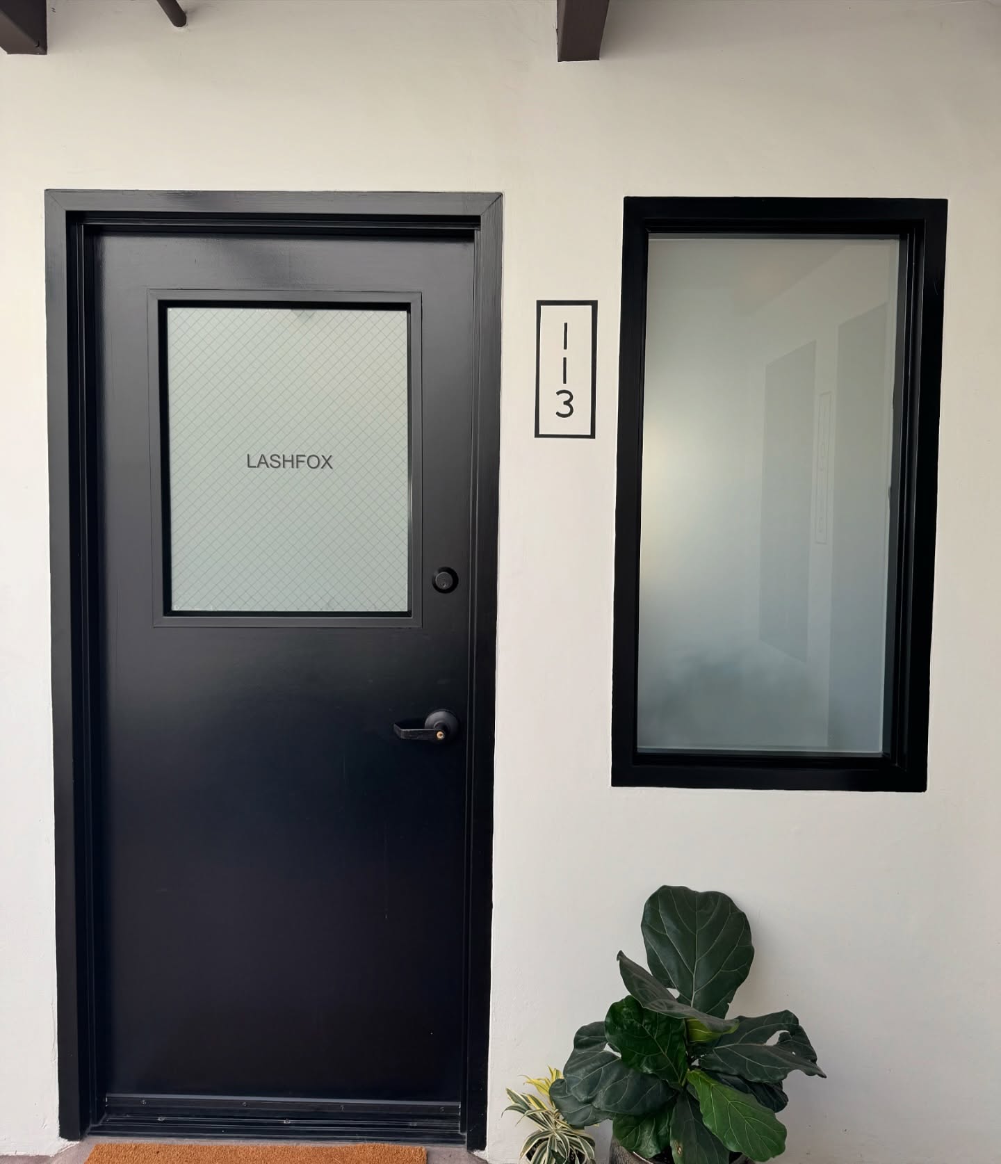 Hey friends, it’s been a minute! 🖤
I know I’ve been quiet on here for the past six months or so, and with the Fall season finally here, I’ve had a chance to slow down and reflect. It’s always a challenge to juggle all that goes into being a small business owner—working with clients, perfecting my craft, and managing all the details behind the scenes. Social media often takes a back seat, especially when I’m focused on making sure each visit to LASHFOX is special.
Taking this time to reflect has made me realize just how hard it can be to stay authentic on a platform that often feels overwhelming. It’s easy to get caught up in the constant hustle of posting but I always want to show up in a way that’s genuine, not just for the sake of keeping up.
I’m grateful to everyone who’s continued supporting my small business even when I’ve been quieter online. Thank you for being here with me through all the busy seasons—and while I continue to find a rhythm that feels good to share my creative work 🎨
Want to stay in tune with what’s happening at LASHFOX? Sign up for my email list to receive updates, tips, and special offers directly in your inbox! Link in bio to sign up ✨
Much love, Sarah ☺️