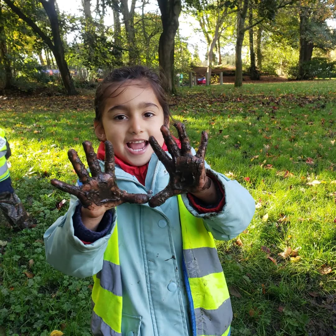 A gloriously muddy morning at Forest School today ❤
.
#happykids #muddykids #forestschool #altrincham #earlyyears #agreatplacetobe