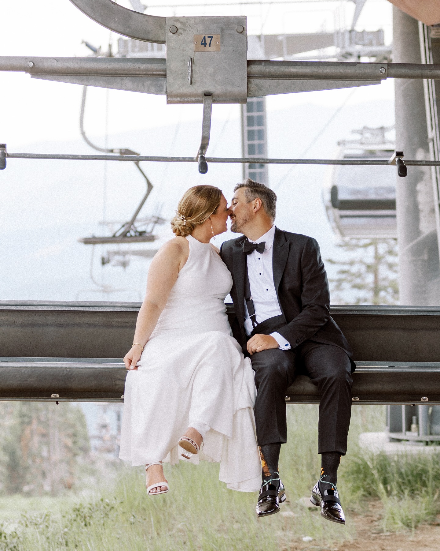 perks of getting married at a ski resort 🚠 photo by @coreyfoxphotography | hair and makeup @love_is_inthe_hair