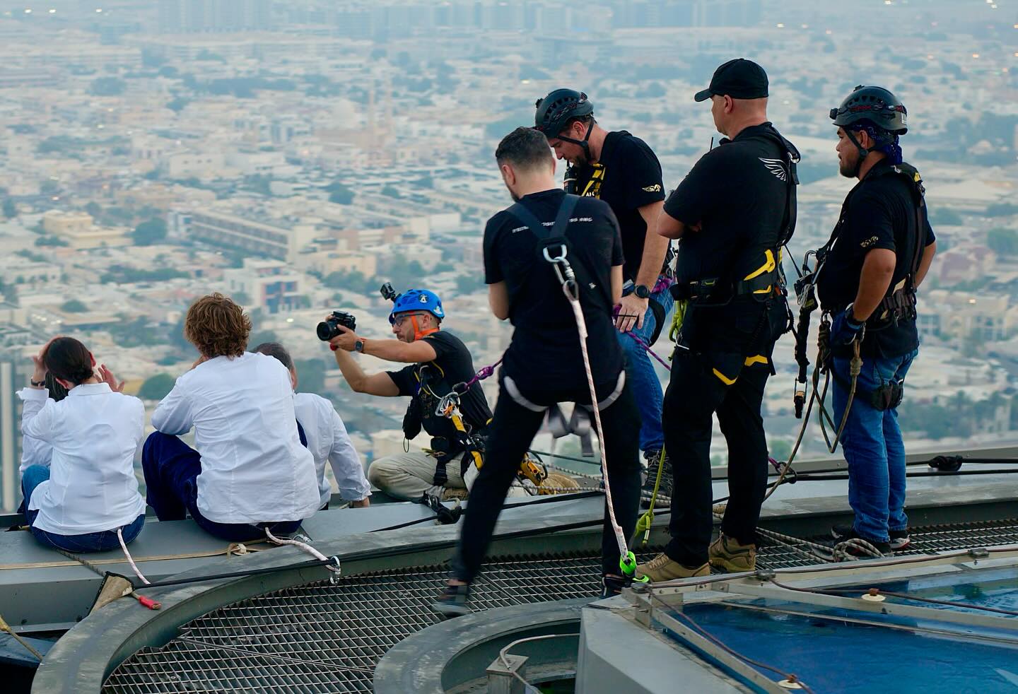 Bringing moments like this to life requires a dream team! From securing the crew to nailing every frame, the Prime Productions AMG team, alongside safety experts, worked at the edge—literally.
This project wasn’t just about getting the perfect shot—it was about balancing creativity and safety at breathtaking heights. Shoutout to our incredible camera and safety teams for making the impossible happen! 🙌🎬
@primeproductions_amg_alan
@gblaksley
@dj_melu
@mavaccess
#PrimeProductionsAMG #TheLinkDubai #OneZaabeel #BTS #BehindTheScenes #OnSetVibes #FilmmakingMagic #CulinaryStunt #SafetyFirst #DubaiSkyline