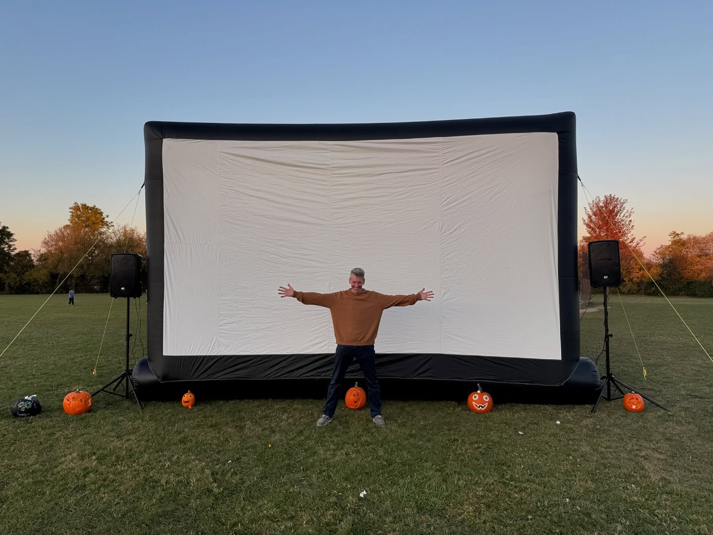 🎬 School Movie Night Fun! 🌟🍿
We’re all set for an exciting night at Fairport Beach P.S. with Hotel Transylvania on the big screen! 🎥
Presswood Entertainment specializes in creating unforgettable movie nights for schools. Stay tuned for more fun events like this! 🎉
Learn more at movieparty.ca