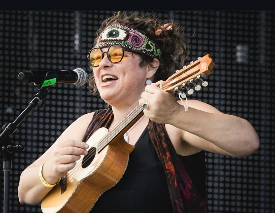 Meg performs original songs celebrating truth and beauty tonight with Cosimo at the singer songwriter showcase at the Raven 7 o’clock see you there!