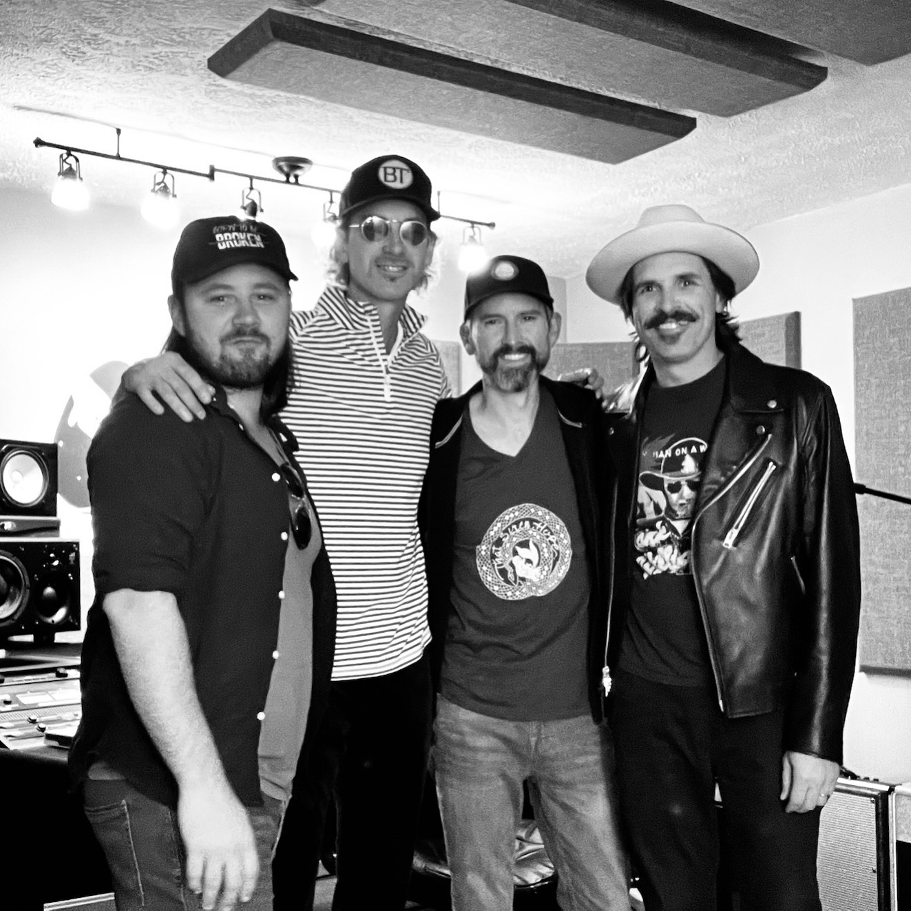 Great time working on some new music with the boys!
@joejordanmusic
@bronsonarroyo61
@cjlstudios
@brentjamesmusic