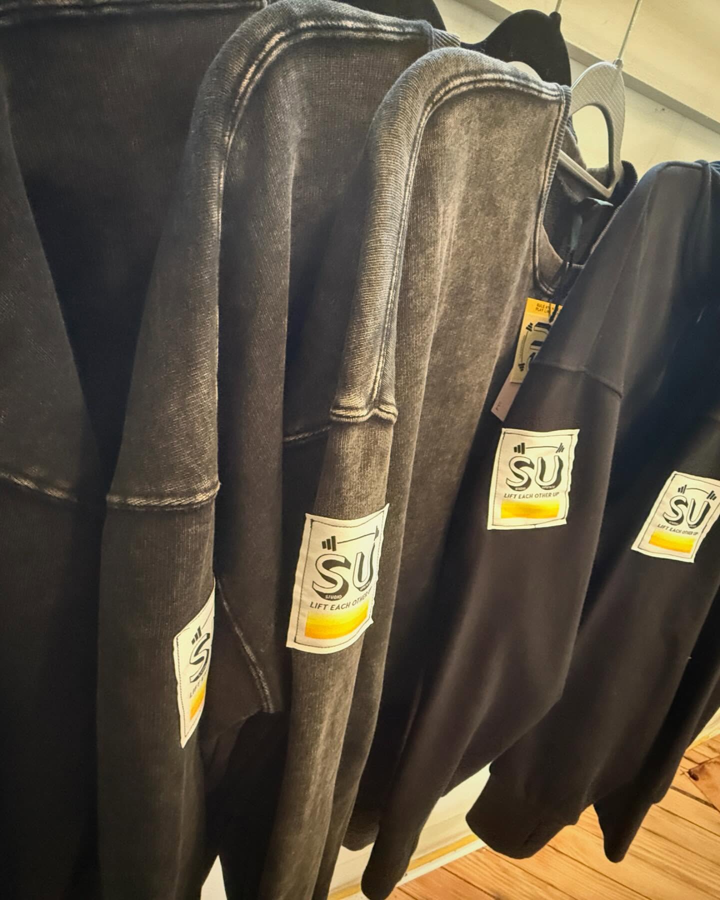 New merch is here!! Super duper soft, acid-washy oversized crew necks with big comfy drop sleeves, AND amazing 1/4 zip black hoodies WITH THUMBHOLES π€©π― both with our signature patch. Limited run so grab em while they're hot! More coming next month for the holidays with these originals as well as "the Bar Collection" ποΈββοΈπΈSTAY TUNED. Both are cotton/poly blends, the crew runs super big, the hoodie is short but not cropped per se, probably size normally for those πͺπ»π
PS taking pictures of clothes is hard LOL so come and see em! π
#merch #thestudioupstateny #margaretville #hoodie #workout #catskills #lifteachotherup #upstateny #gym #lift
