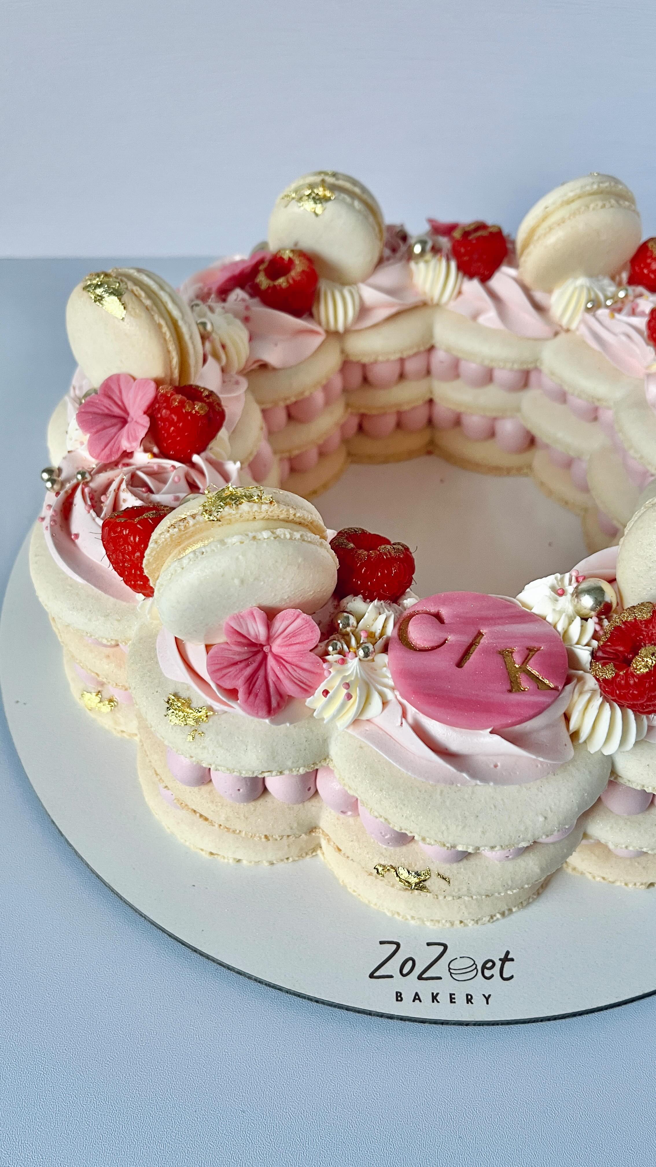 ✨Macaron weddingcake✨
Ik mocht voor Charlotte en Khalid deze macaron huwelijkstaart maken met frambozenvulling. Dankjewel voor het vertrouwen!
Trouw jij volgend jaar en wil je ook een heerlijke en originele huwelijkstaart? Stuur me dan zeker een berichtje 😘
#macarons #macaronlove #macarontaart #macaroncake #macaronweddingcake #huwelijkstaart #originelehuwelijkstaart #trendytrouwen #zozoetmacarons #zozoet #oostende #ikkoopinoostende