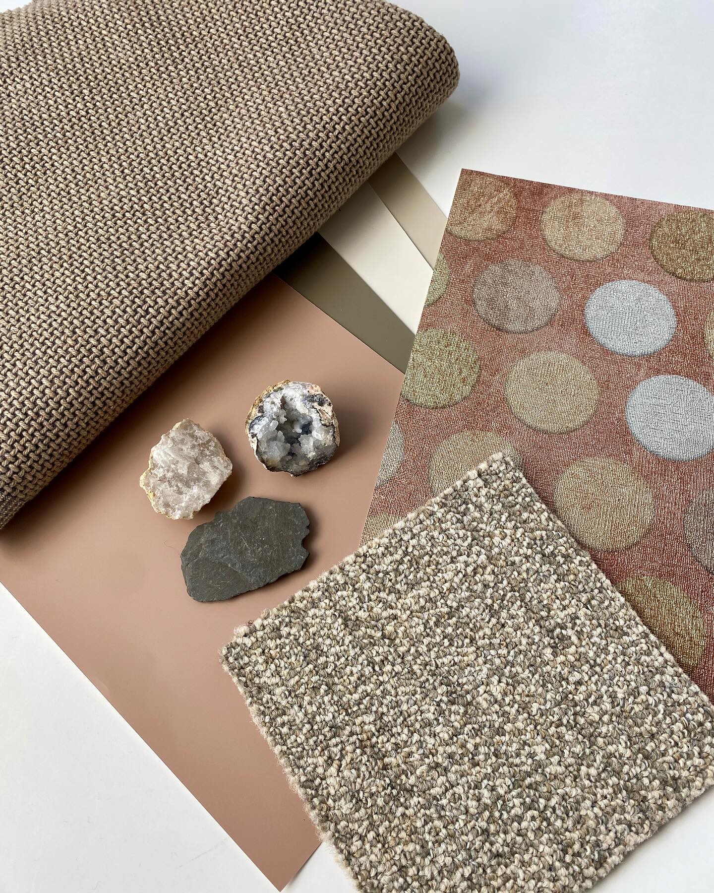 Transform your space with the latest neutrals inspired by nature, featuring taupe, clay tones, slate, and sparkling quartz hues that exude warmth and tranquility, ideal for creating a calming and enduring environment. #flatlayfriday #ColorTrends2025 #iida #asid #newh #HospitalityIndustry