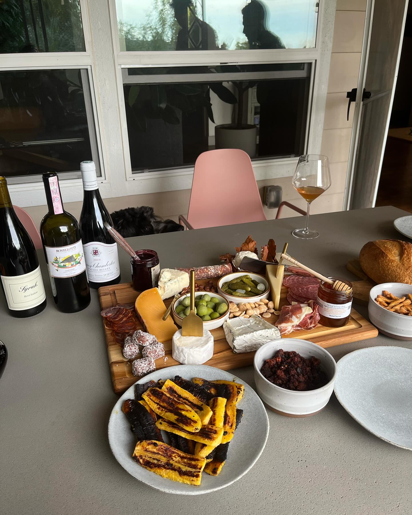 Charcuterie with the absolute boys.
Featuring award winning @roguecreamery, & Humboldt fog. Fresh bread, chorizo, plantains, raspberry jam, and so much more
The Cheverey chambertin burgundy Pinot was exceptional! 99pt auslese Riesling was phenomenal.
Life is beautiful with when you have friends and wine!
#lifeisgood #lifeisbeautiful #winelover #winetasting #winewinewine #portland#portlandoregon #burgundy #riesling #charcuterie #charcuterieboard #vancouverwa #camas #downtowncamas #winelife #sharingiscaring #friendship #guysbeingdudes
@tuckmesideways