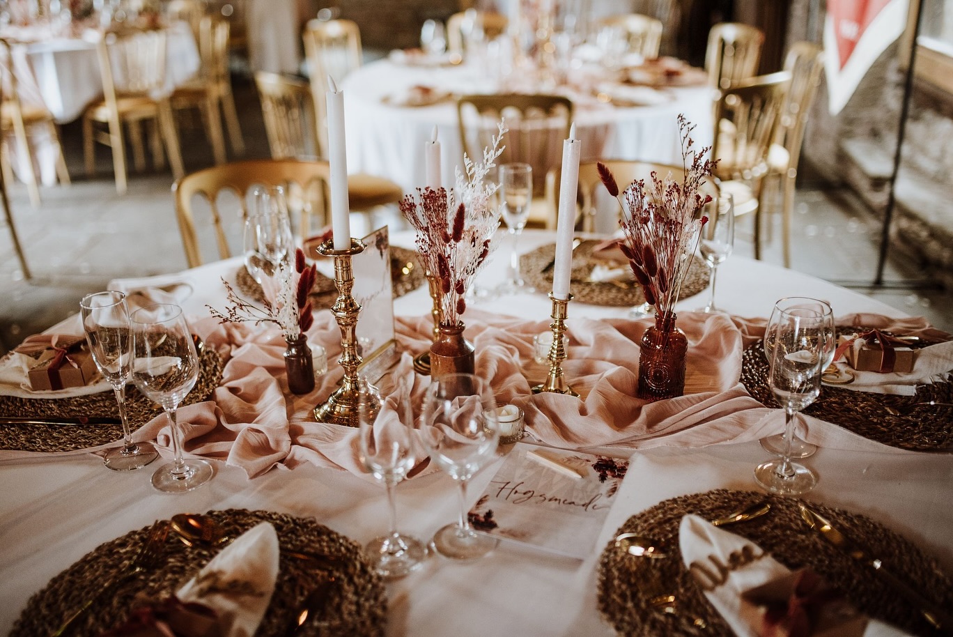 ✨R E A L W E D D I N G ✨ I love getting images through from my couples. R&J got married @barlow_woodseats_hall in August. The colour palette was so pretty and warm and went perfectly with the venue to create the perfect cosy atmosphere.
.
From concept to completion if you would like someone to take the stress out of styling your wedding then get in touch. Currently taking bookings for 2025 & 2026.
.
Photos @thatwildeyephotography
.
.
.
#realwedding #weddingstyling #weddinginspo #weddingideas #weddingdecor #weddingstylist #venuestylist #venuedecor #venuestyling