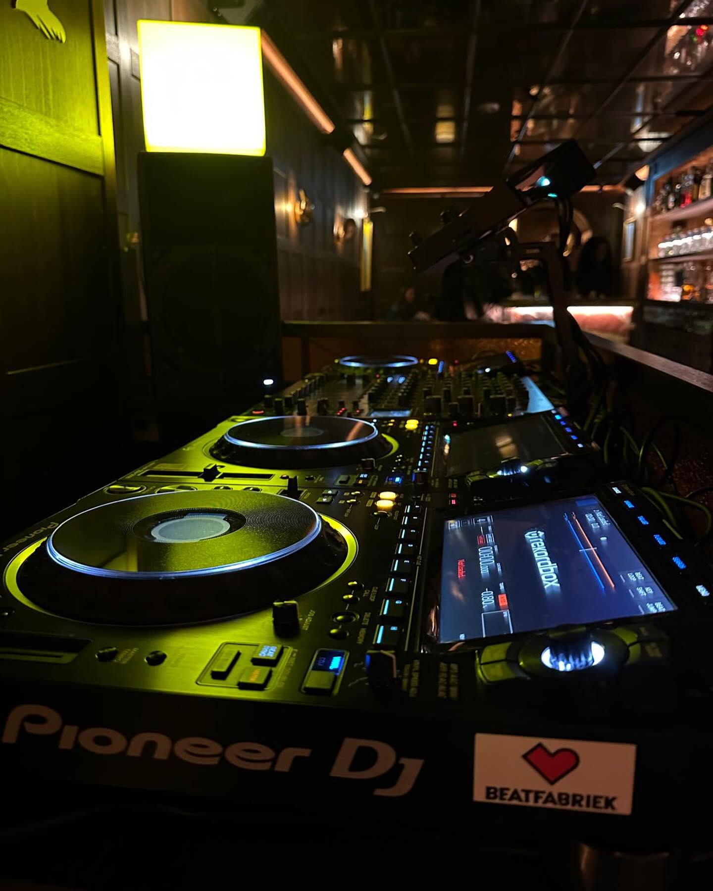 @joy_official_nl x @fouramsterdam with @beatfabriekamsterdam gear 🔥
#joy #four #beatfabriek #music