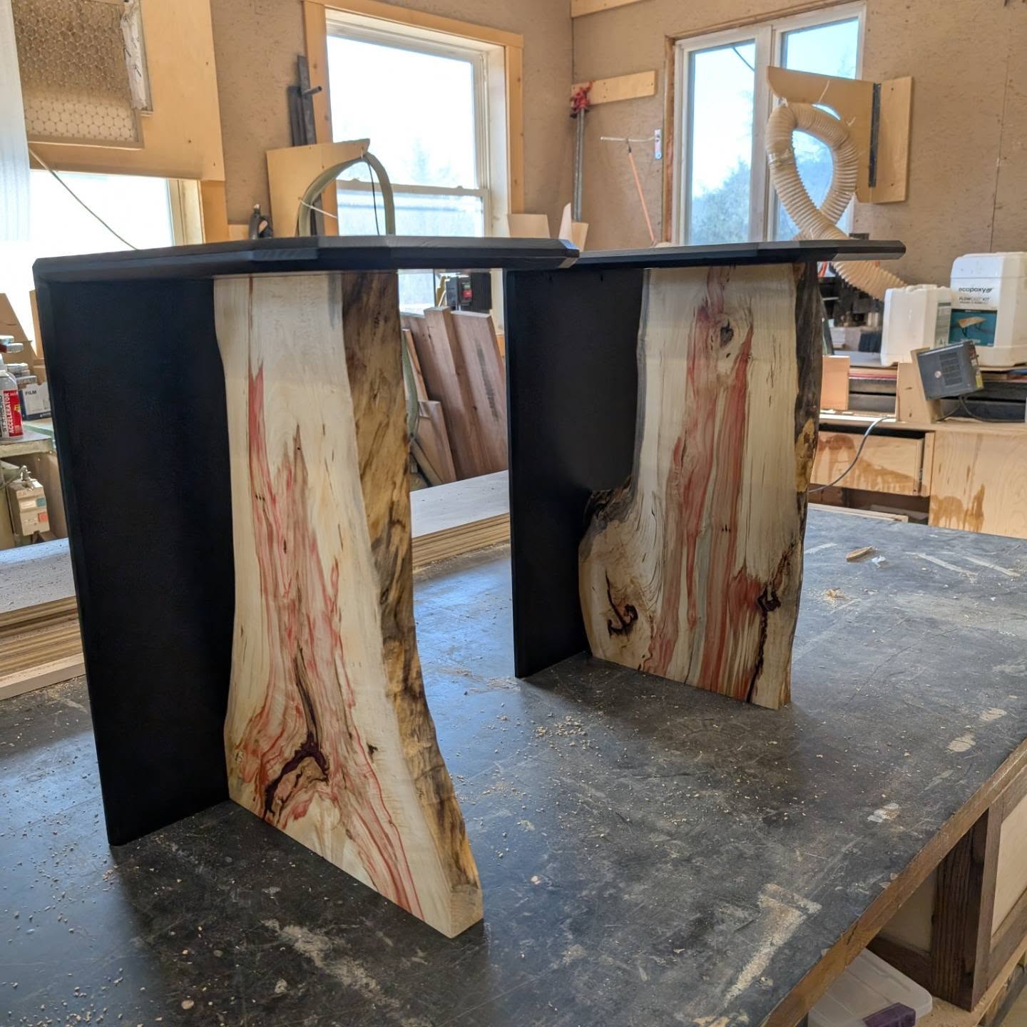 Just finished up these Ash and Box Elder side tables, Ash is my favorite go to with a black finish. Used dominos to attach the box elder to the ash. Made the waterfall with dominos and 2 Lamello clamex.
#customfurniture #titebond3 #lamello #sidetables #fesstoolsomino #norwoodsawmills