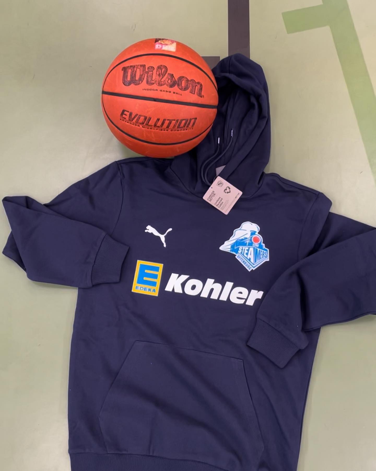 Die neuen Hoodies für unsere U18. Danke an Familie Kohler !