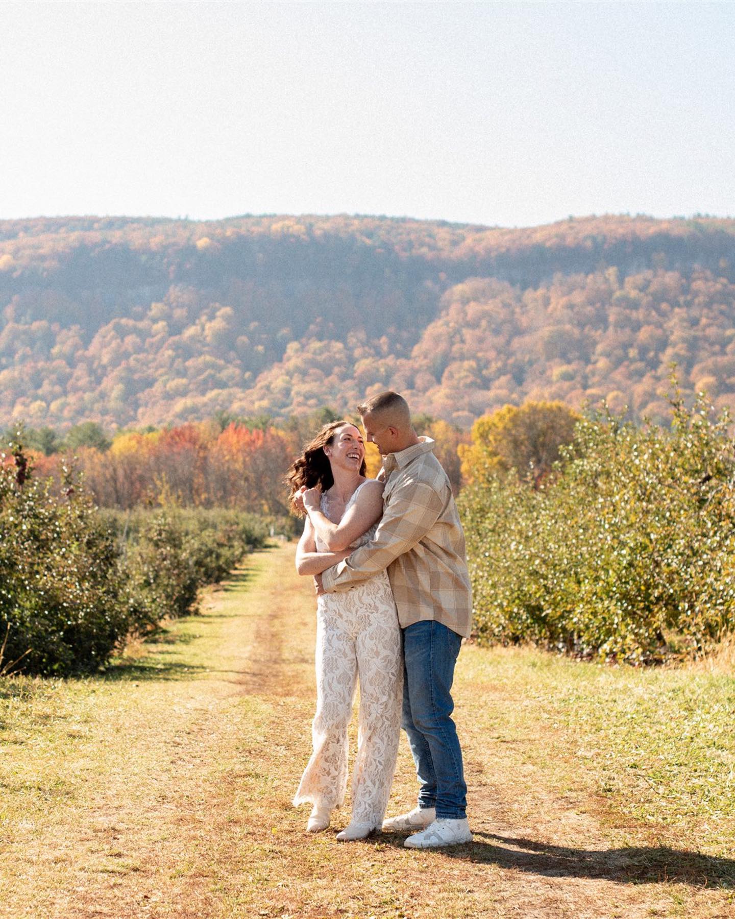 Elise & Cody at Indian Ladder Farms 🍎 🍂
Yesterday was amazing - a fall engagement session dream 🥹 Can’t wait for your wedding next year!