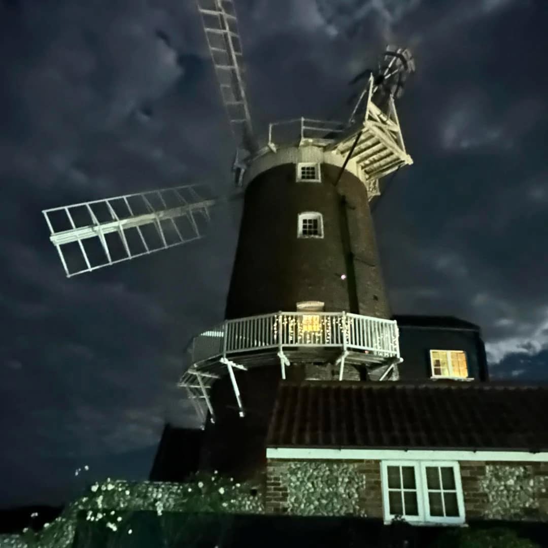 We were at the beautiful and amazing @cleywindmill on Friday. Thank you everyone who was there for being such a fun and appreciative audience! I need to credit Linda Emmison for the majority of these photos, including the one of the windmill! See you in December, Windmill Sleuths! #murdermysterydinner #murdermysterynorfolk #norfolkfoodanddrink #immersiveexperience #buylocalnorfolk