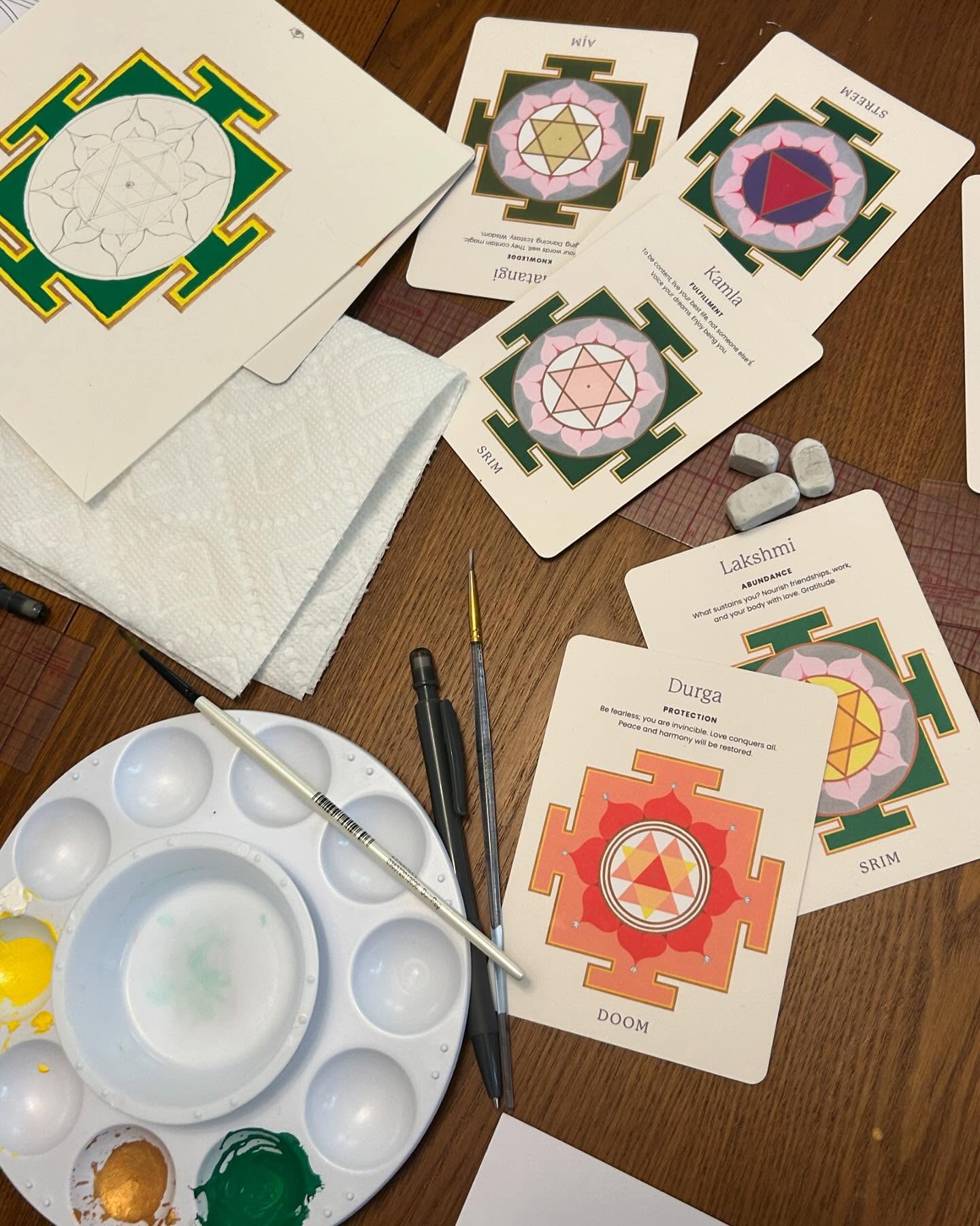 YOGA + YANTRA WEEKEND with @sarahyantra is complete 🔻🌸🔺. JAI MA! Filled with ritual both Sacred Fires + Siri Jyoti and harnessing the power of the divine qualities by drawing and painting our yantras while working with the power of Sarah’s Yantra Oracle Deck 🪐 🌟 🔻⚡️
Hard to say goodbye - such a magical weekend ✨
Until next time - Stay tuned
@sacredembodimentyoga @lizzyanne71 @peck_stephanie @elysea87 @hmatako @melissa.bozzuto @_knoot @sokhnamaha @tripurbhairavi @drcaitlinfaas @cathykonecny @curlykali @louisadjoerg Erin A, Crystal and Michael, Keri
THANK YOU TO ALL WHO MADE IT SPECIAL!
#yantra #yantrarevolution #yantraoracledeck #sarahyantra #sriyantra #yoga #serve #love #heal #connect