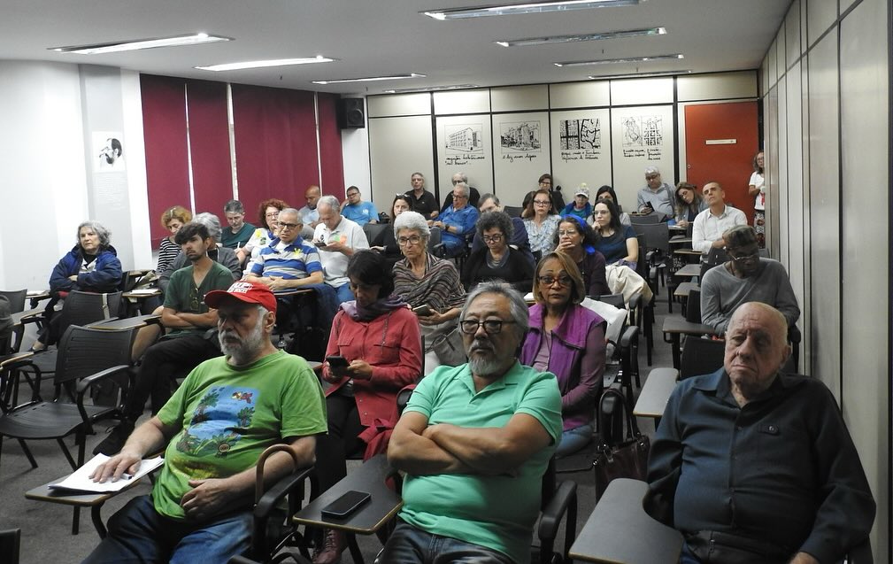 A AMOUR NA PRÉ-CONFERÊNCIA DE MEIO AMBIENTE E CLIMA
Representada por sua Conselheira Valéria Grynberg, a Amour participou, dia 19 outubro, da Pré-conferência de Meio Ambiente e Clima, da Zona Sul do Rio de Janeiro-RJ, no Instituto Pereira Passos.
Quanto ao evento do IPP, esse manifesto é de mobilização da sociedade civil, representada por diversos Sindicatos e Instituições que contestam o governo do Estado que está omitindo a sociedade da preparação da 5a Conferência Estadual do Meio Ambiente em fevereiro de 2025.
Então, esse manifesto em andamento, será entregue ao governador.