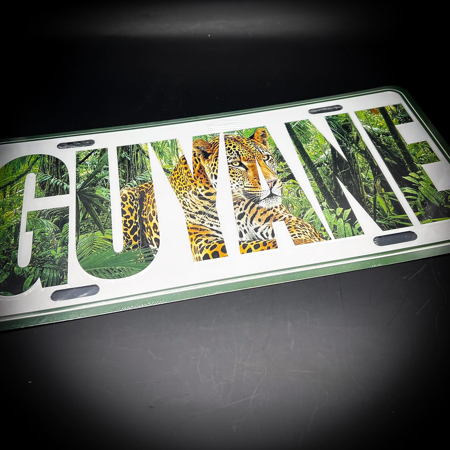🛠️✨ **Nouveauté chez Label Guyane : Découvrez nos Plaques Acier de Décoration !** ✨🛠️
🌟 Chers amis et passionnés de décoration, nous avons une grande nouvelle qui va embellir vos intérieurs ! 🎉
Nous sommes ravis de vous présenter notre toute nouvelle collection de plaques en acier, conçues pour apporter une touche unique aux couleurs Guyanaise.
🛍️ Venez les découvrir en boutique !
📸 Partagez vos photos de vos nouvelles décorations et taguez-nous ! Nous avons hâte de voir comment vous intégrez ces pièces uniques dans vos espaces de vie.
À très bientôt chez Label Guyane ! 💚
.
.
Venez découvrir le reste de la gamme sur le site www.labelguyaneshop.com
.
.
#guyane #guyanefrancaise #Plaqueacier #decoration #objetunique #tendance #produitsartisanaux #artisanat #drapeauguyane #entrepriselocale #yana #cadeau #cayenne #kourou #labelguyane #labelguyaneshop