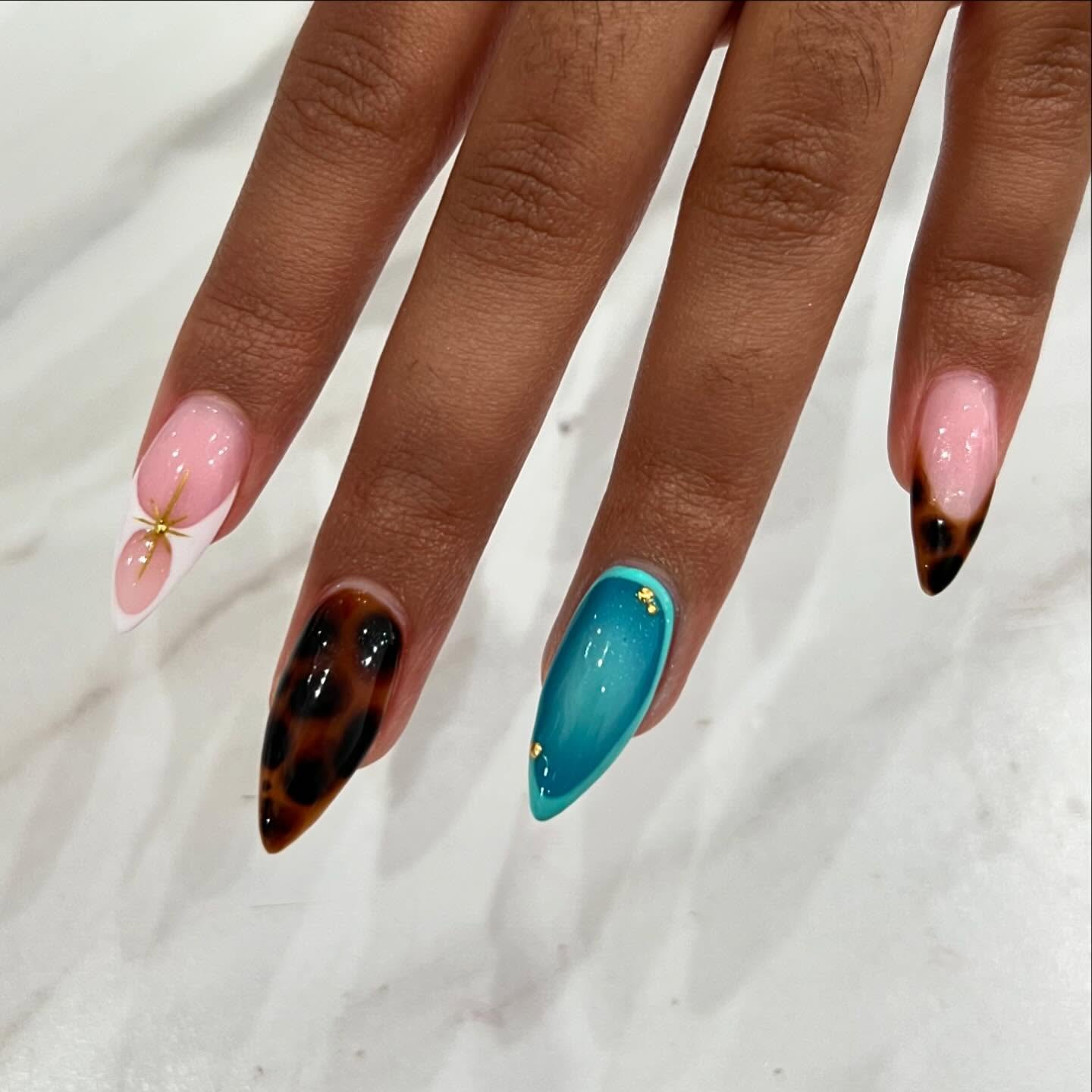 Tortoiseshell 🐢
• Please contact us if you’d like a mixed set design so we can allocate you to the correct timing & technician
.
.
.
.
.
.
.
.
.
.
#nails #nailartist #nailsofinstagram #nailsoftheday #nailart #gelpolish #naildesign #biab #nailsaddict #nailcare #southeastlondonnails #3dnailart #ombrenails #tortoiseshellnails