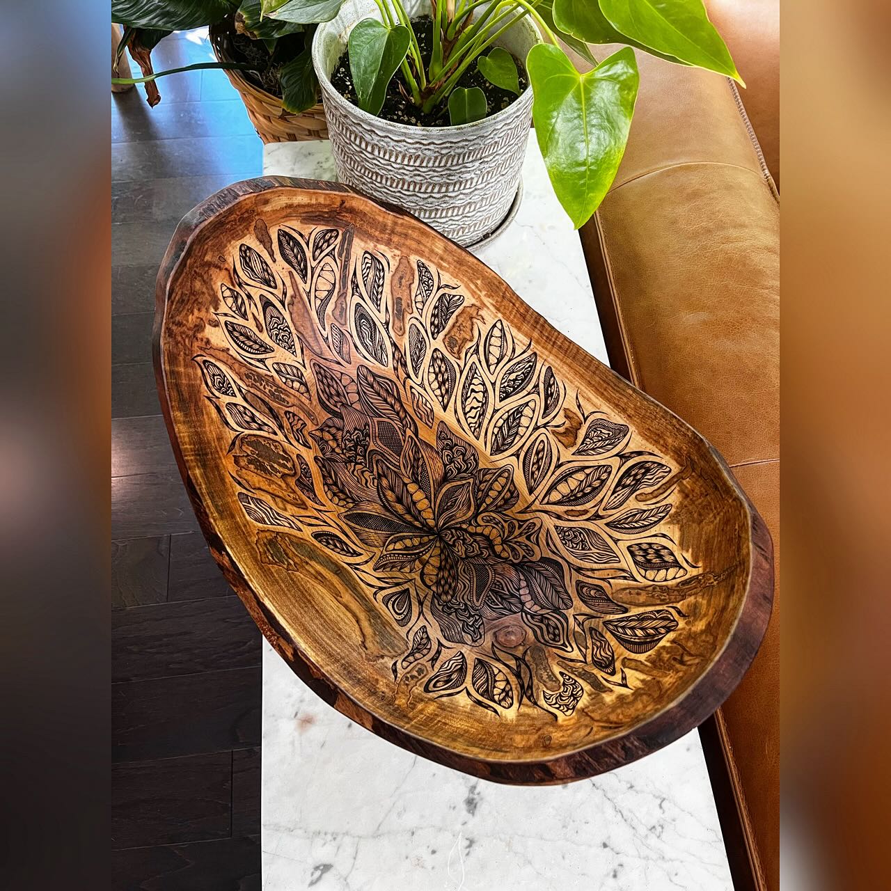 Some beauty shots of the spalted ambrosia maple bowl ✨
.
.
.
.
.
.
.
#kcapurasdesign #pyrography #pyrographyart #pyrographyartist #woodart #woodartist #woodburning #woodburningartist #woodburningart #woodporn #burnedbyhand #freehand #abstract #abstractart #woodcraft #originaldesign #oneofakind #femalewoodworker #naturalstyle #homedecor #boho #bohohome #statementpiece #bowl #artofinstagram #artporn #michigan #localartist @razertip @odiesoil