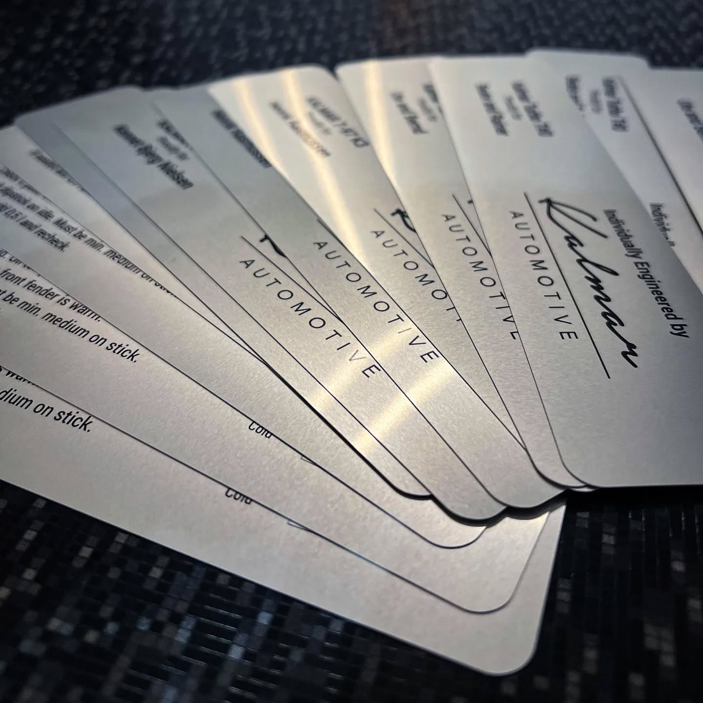 Karstumizturīgas alumīnija uzlīmes 🥵🔥
Klienta prasībai izgatavot uzlīmes uz materiāla, kas ir noturīgas pret karstumu automašīnas motortelpā, atradām risinājumu - skaistas un gaumīgas alumīnija uzlīmes ar spēcīgu līmslāni. 🤩
Ja arī Tev ir nepieciešamas uzlīmes, kas ir ne tikai noturīgas, bet arī elegantas, raksti mums uz info@goldgroup.lv ✉️
#stickerspot #stickerspotuzlimes #uzlimes #aluminijauzlimes #karstumizturigasuzlimes #uzlimjudruka #uzlimjurazosana #autouzlīmes