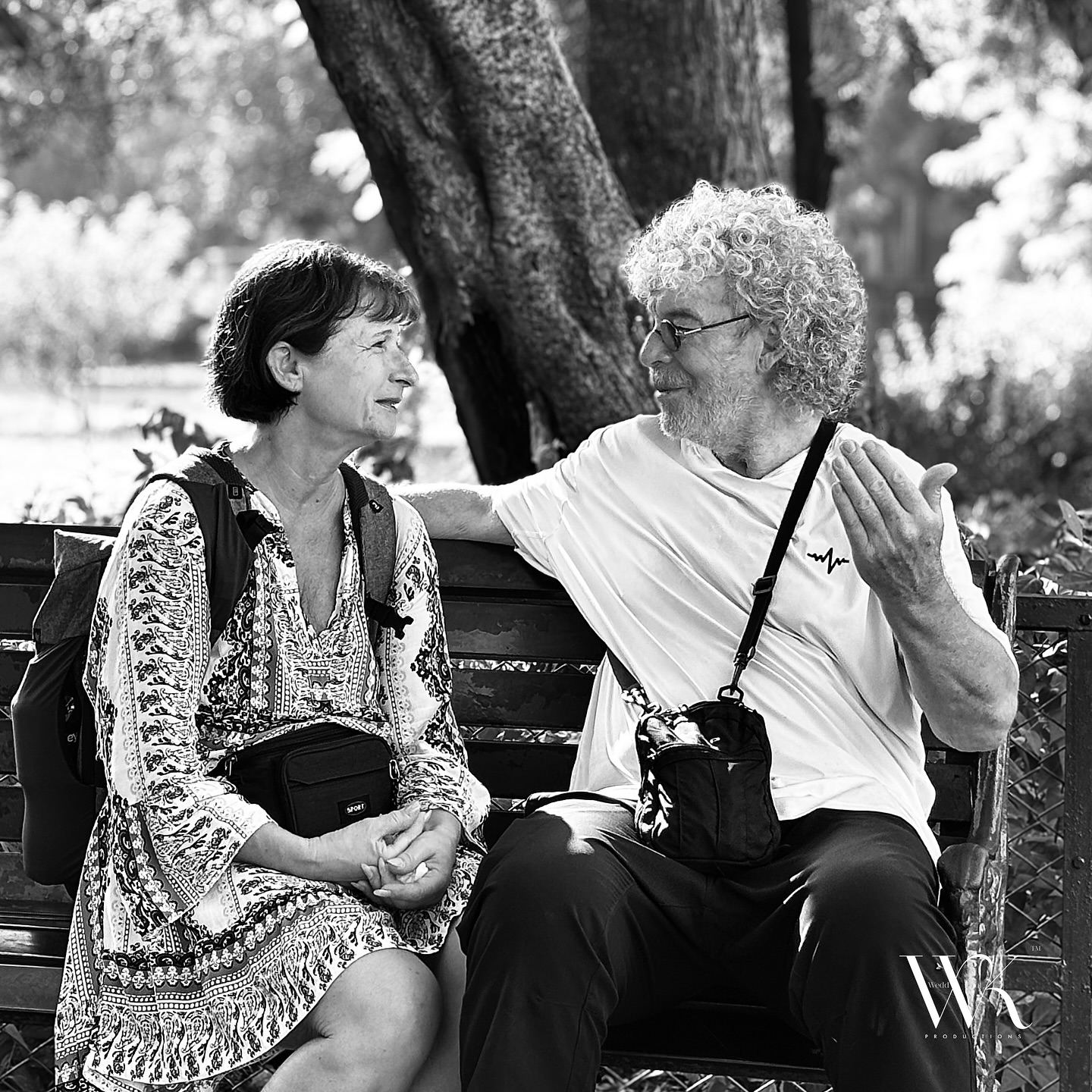 Some love stories come full circle. 🌸✨
In 1976, they met at the Taj Mahal, two souls connecting in the shadow of a timeless symbol of love. Decades later, they sit on the same bench, sharing the same moment, but this time with their children by their side. From first glances to building a life together, their journey is a reminder that true love only grows stronger with time.
Recreating memories, revisiting love❤️🌸