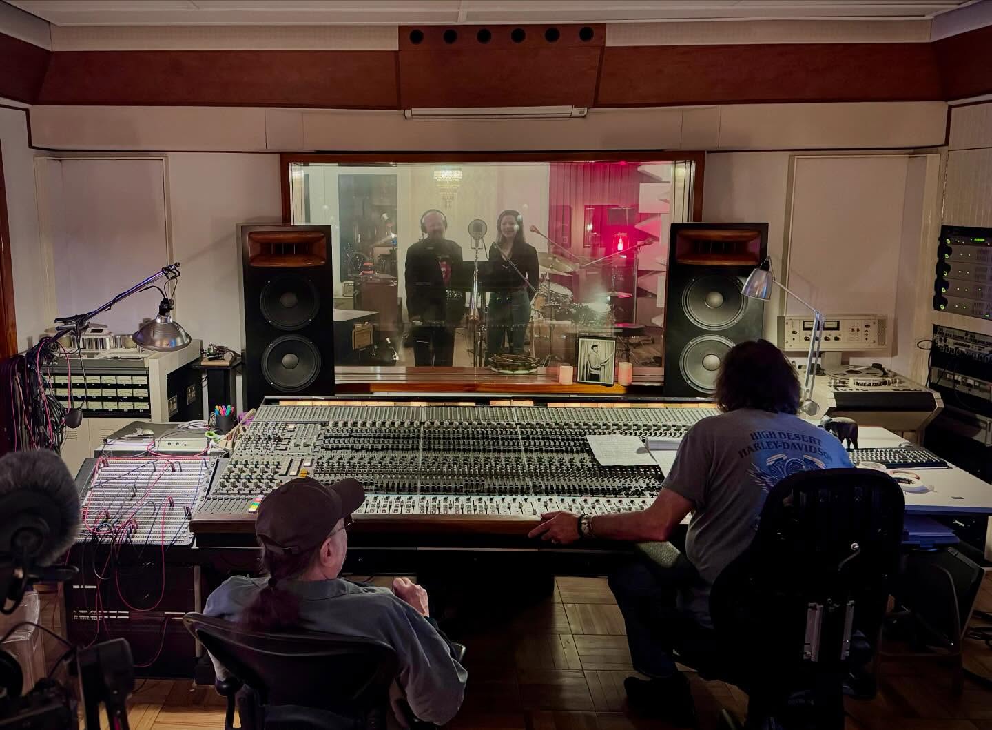 Spent the day at Cherokee Studios working on a very special Del Shannon project a few weeks ago.
#DelShannon #CherokeeStudios #StarsNorthFilm #IMToddThompson