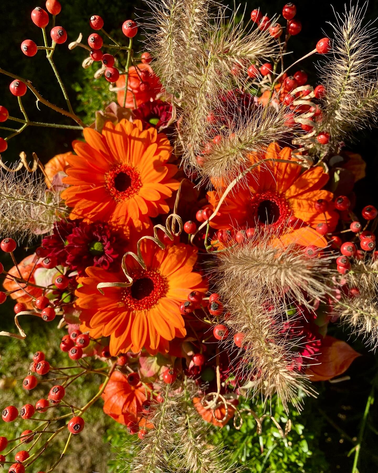 L’automne était à l’honneur en ce mois d’octobre chez Fleurs Addict. Et voici le résumé de ces 2 derniers jours: 1. Le résultat final 2. Pendant les ateliers 3. Après le dernier atelier et en attendant le prochain (Ps : il y a un indice pour le prochain montage de novembre 😉).
#fleursaddict #walhain #artfloral #automne #agoragroup #crauwelspeersbvba #compositionflorale