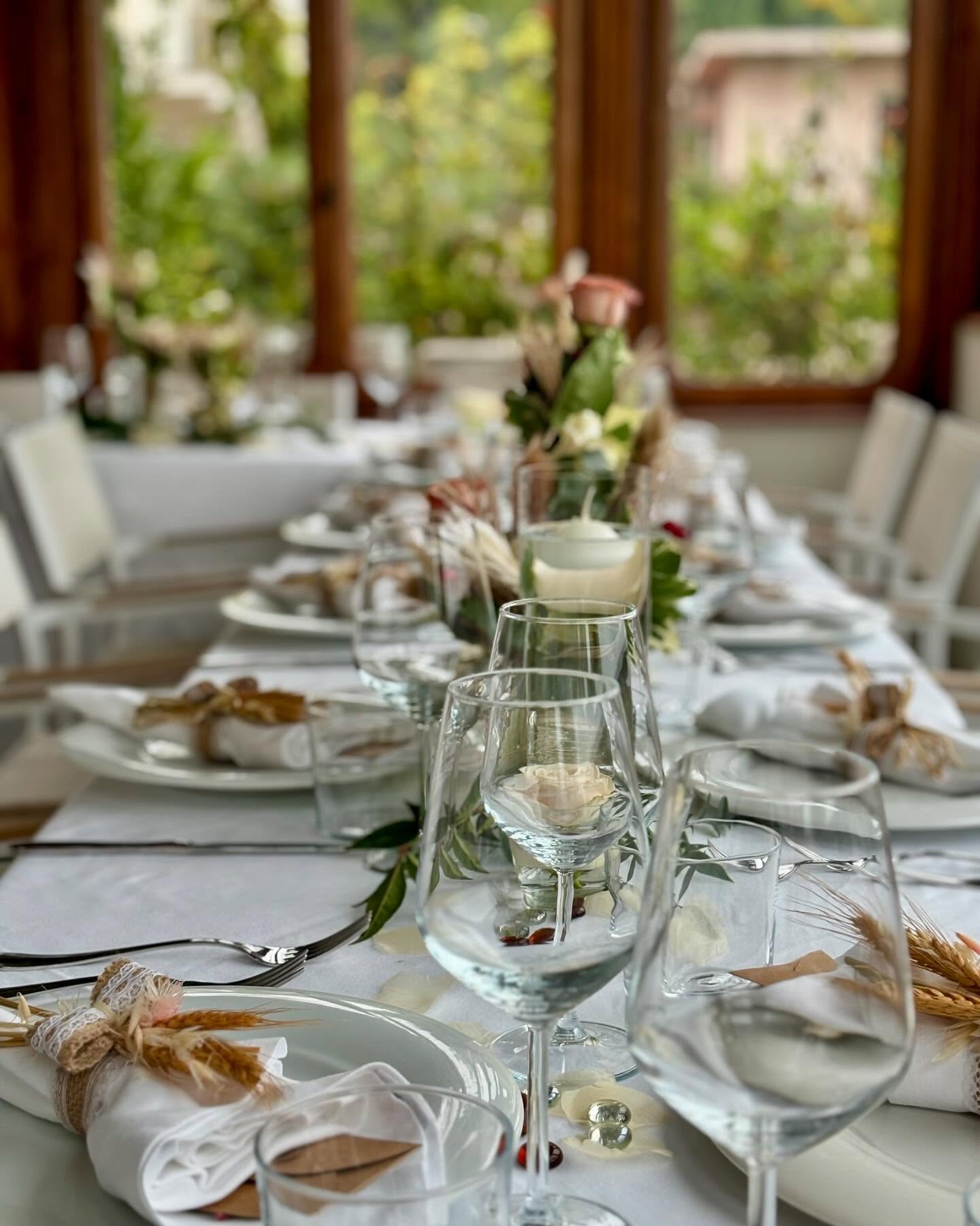 Intimo pranzo di matrimonio 🤎🍂🍁🥂
#villapioppi #villapioppihotel #villapioppirestaurant #sirmione #gardalake