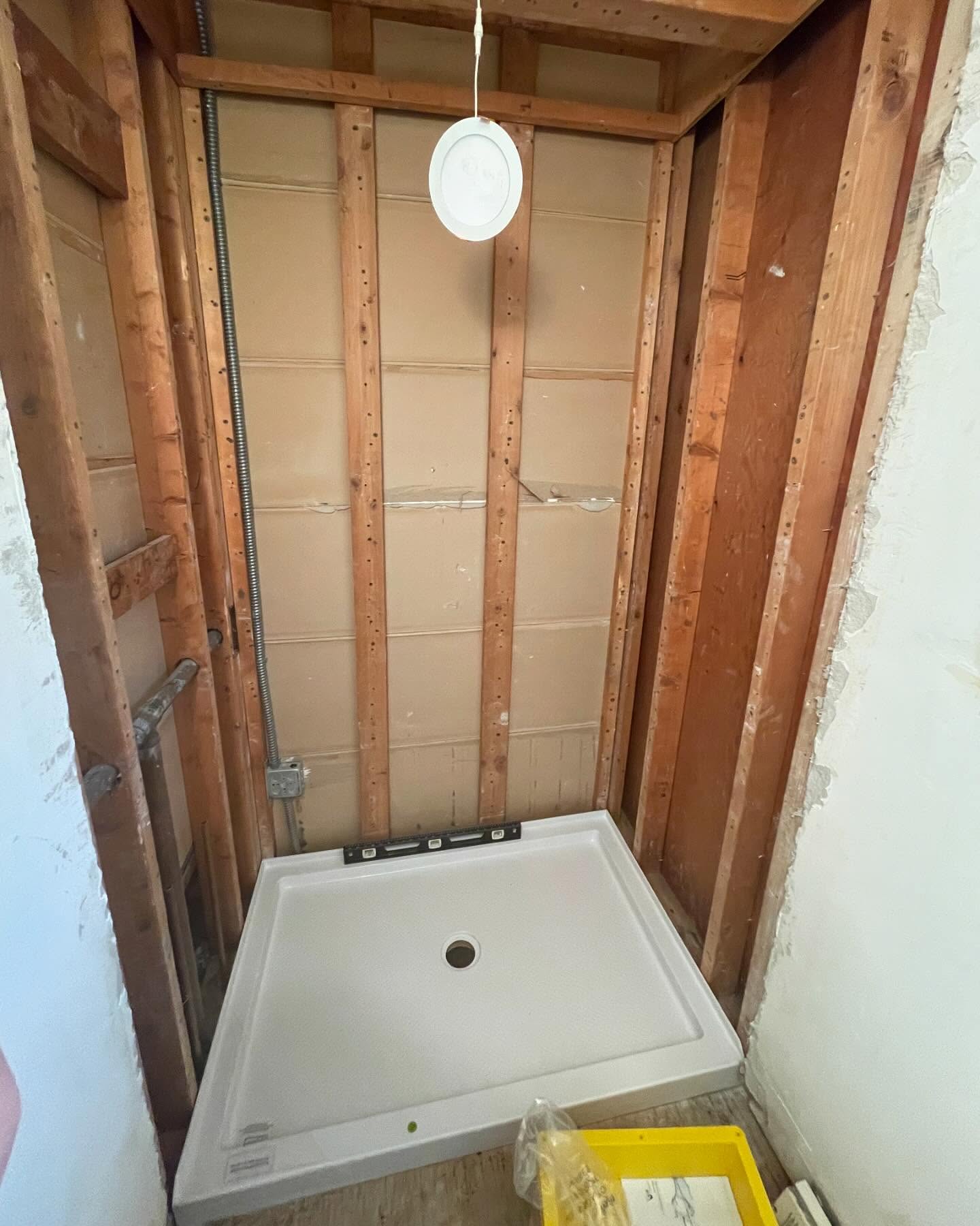 Anyone looking to revamp their bathroom this winter?
Give us a call.
Our contact information is in our bio.