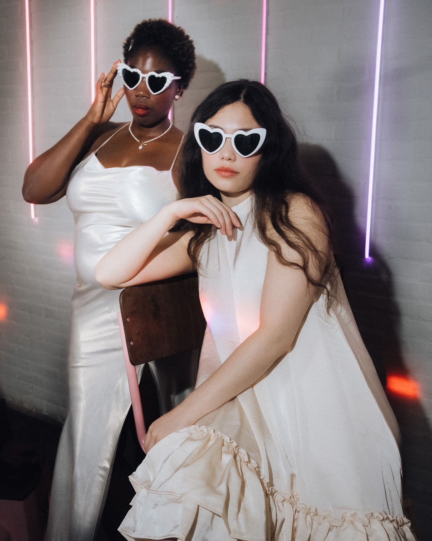 Nog een kleine 2 weken en ik sta op de @burninglovefestival met vele te gekke trouwleveranciers, mode show, drag queen bingo en vele andere leuke bezigheden! Het wordt episch en ik kan niet wachten om weer nieuwe bruidsparen te ontmoeten.
Ik mag ook kaarten weggeven! Stuur me een dm voor info en voorwaarden.
Ik hoop je gauw daar te zien!
Wat: @burninglovefestival
Wanneer: zaterdag 9 november van 14:00 tot 22:00
Waar: @karmakebab in Utrecht