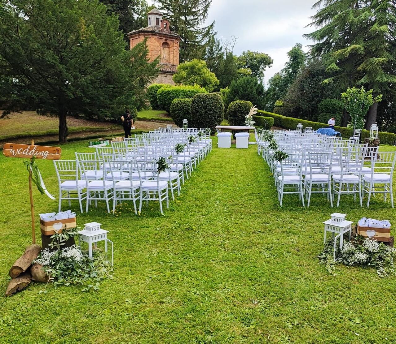Il rito civile è una formula matrimoniale che negli ultimi anni viene sempre più richiesta.
Qui ci troviamo al Castello di Uviglie, un’antica roccaforte del Monferrato risalente al XIV secolo, situata nella core zone Unesco.
•
#venturinocigliano #allestimenti #eventi #wedding #matrimonio #allestimenticreativi #weddingplanner #events #allestimentipersonalizzati #piemonte #allestimentomatrimonio #allestimentipersonalizzati #like4like #eventiprivati #noleggioarredi #torinoeventi #vercellieventi #piemonte #eventiaziendali #arredipereventi #festeprivate #followme #instamood #instawedding #weddingplanner #photooftheday #picoftheday #instalike #instafollow
•
@castelloduviglie.wedding
@ilcastellodiuviglie