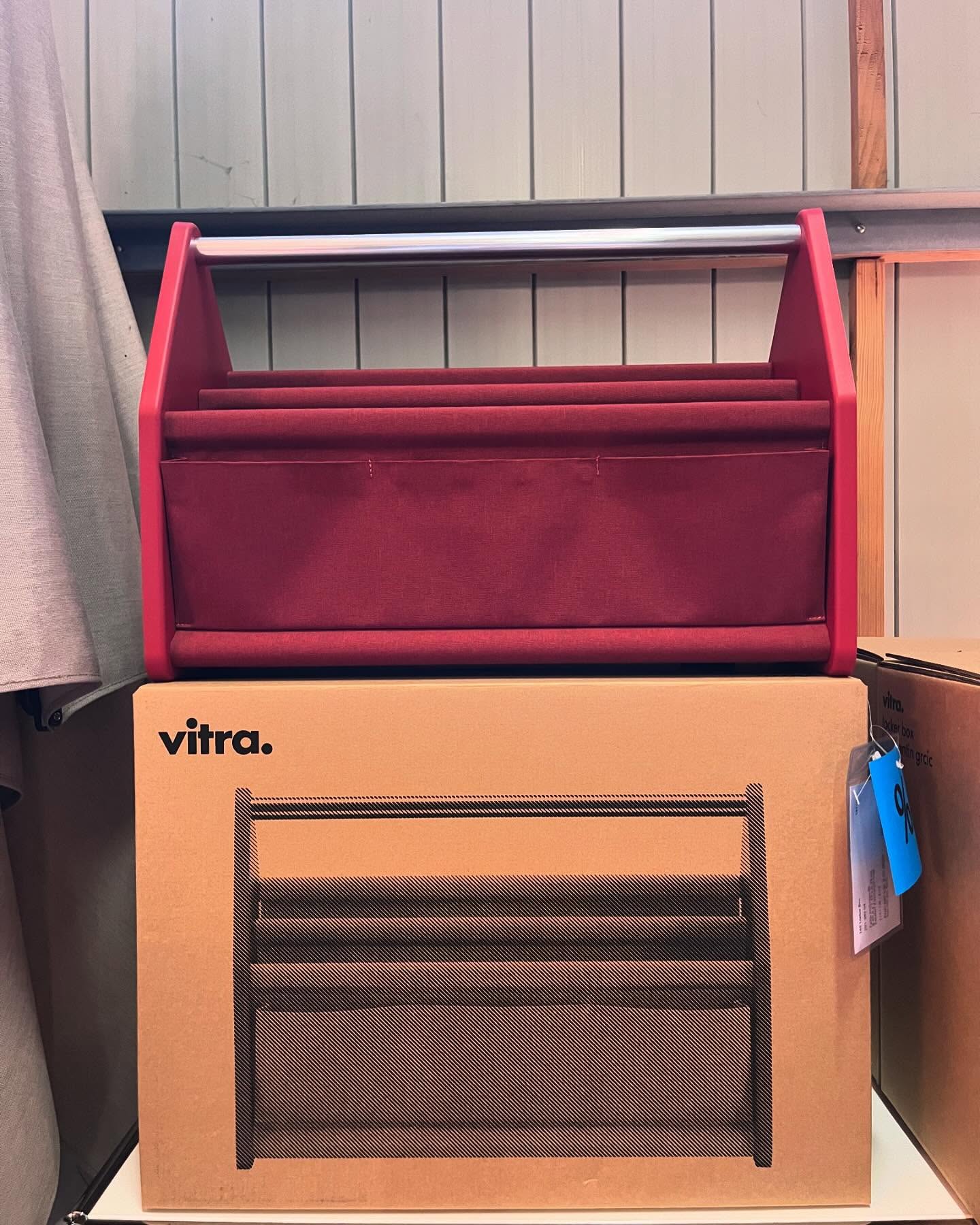 Locker Box von Vitra
in verschiedenen Farben
20% reduziert
#vitradesign #vitra