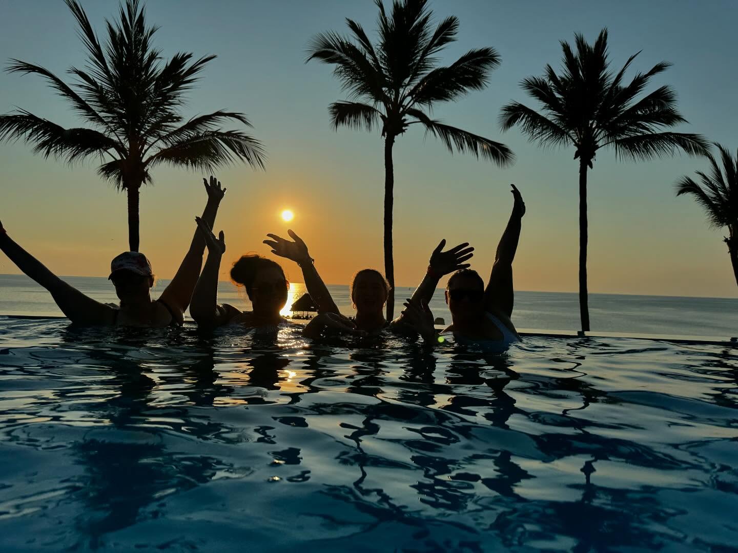 🌺 Jambo from Zanzibar! 🇹🇿
We’re thrilled to be here as a top supporter of @worldleisureholidays, who are pampering us with VIP treatment at the beautiful @seacliffzanzibar! 🏖️✨
We’ll be sharing more as we explore the stunning sights of this island!
🌴🌊 #Zanzibar #TopSupporter