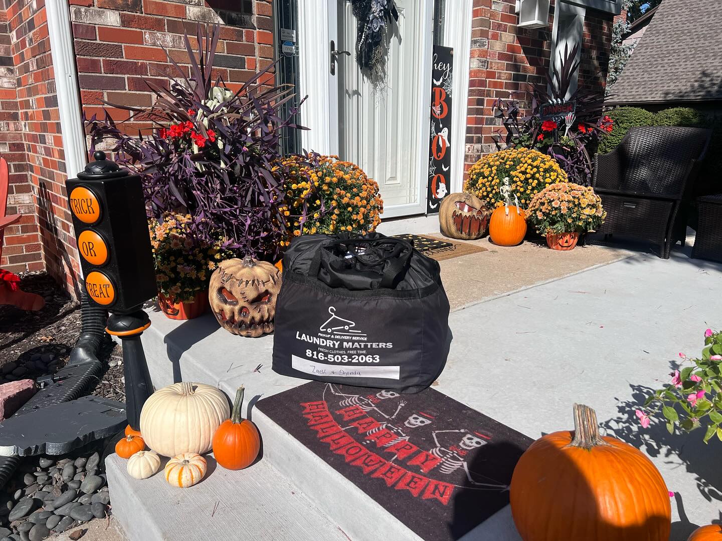 Who’s ready for Halloween?! This family called us so they don’t have to worry about doing laundry on Halloween. They can go enjoy the evening with their loved one!
If you are sick of your laundry piling up give us a call we can help you out!
816-503-2063
#spookyseason #halloween #laundryservice #delivery #kcmo #kansascity