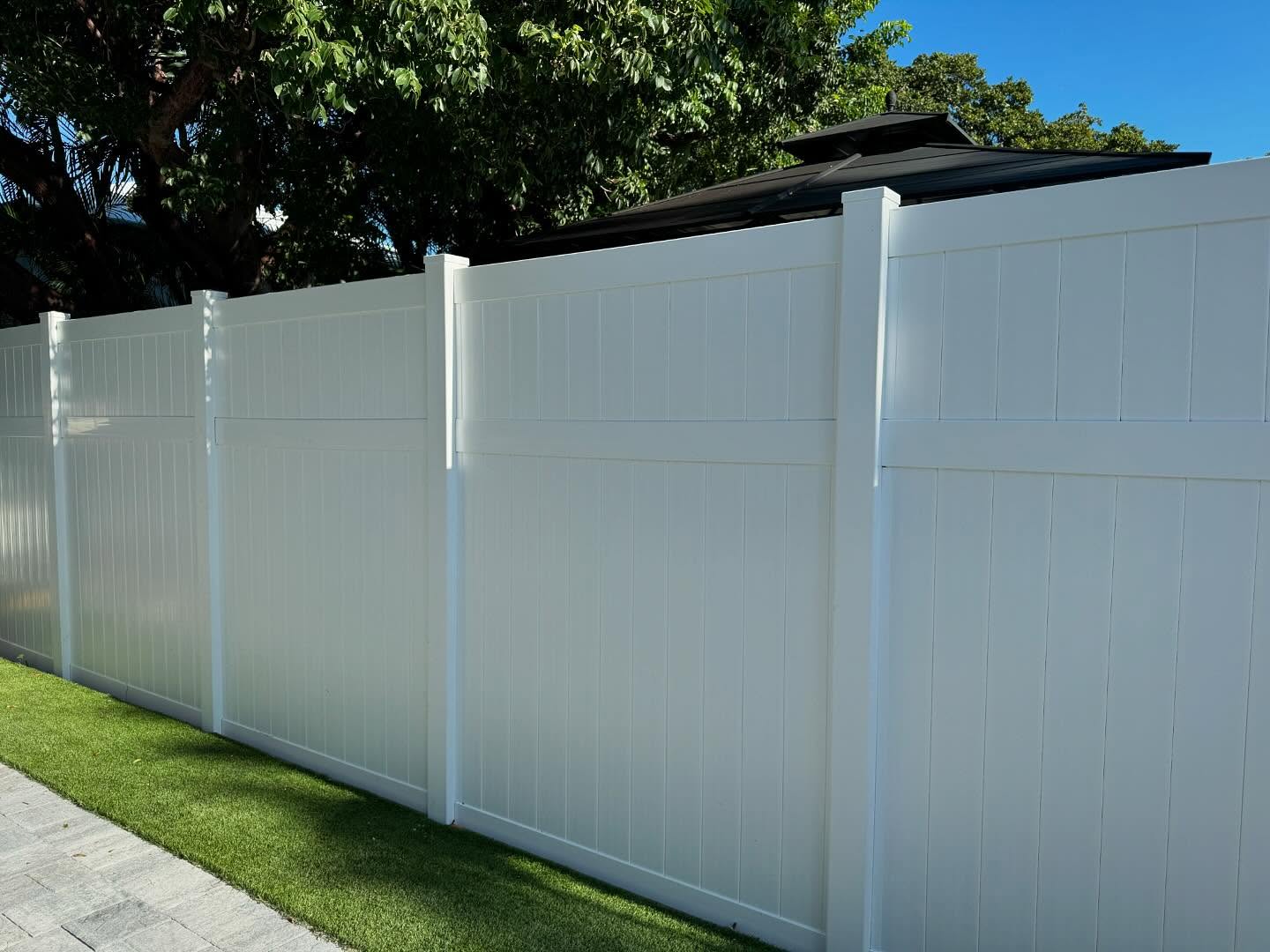 8’ high PVC fence for that extra bit of privacy! #pvcfence #privacyfence #knowafenceguy #knowafenceco