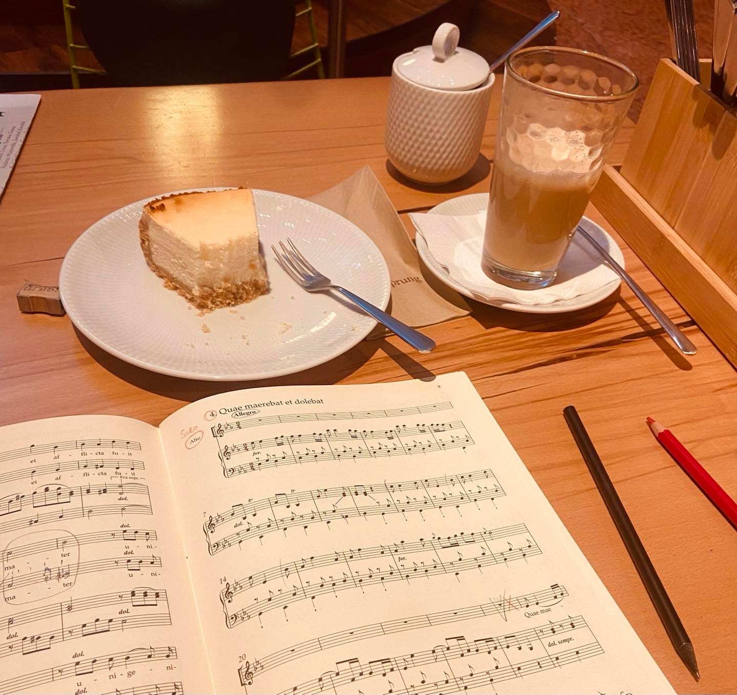 PERGOLESI- Stabat mater
Unverhofft kommt oft! ☺️
2. November 2024
St. Eduard/ Berlin
@skoberlin oob @pollyott lll @