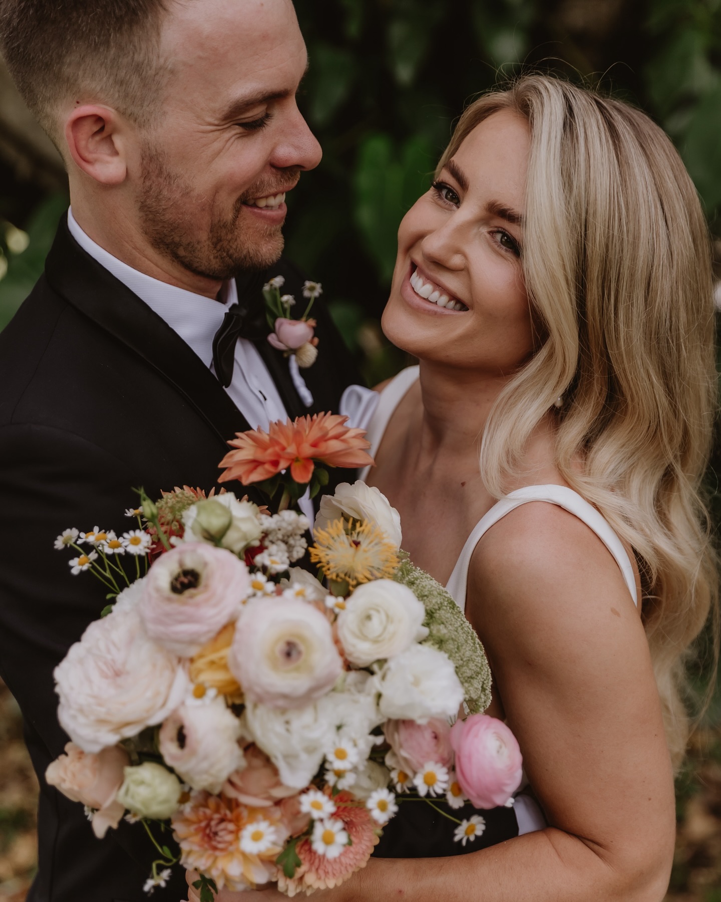 Mr & Mrs Pinchin in all their glory…thank you both for being the absolute best ♥️
.
.
.
.
Dream team
Venue: @theearthhouse
Mr & Mrs: @rosepinchin @keithpinchin
Planning & Coordination: @byronbayweddings
Catering: @figtreerestaurant
Furniture Hire: @theweddingshed
Lighting & Audio: @byronaudio
Florist: @thefrenchpetal
Hair & Makeup: @rachelharris_hairmakeupbeauty
Musician: @thewhitetree
Photographer: @rabbitandthebear_weddings
Videographer: @desire.media
Cake: @justaddflower
Drinks: @thecellarbottleshops
Transport: @byron_bay_limousines
Stationery & Signage: @the.seasalter