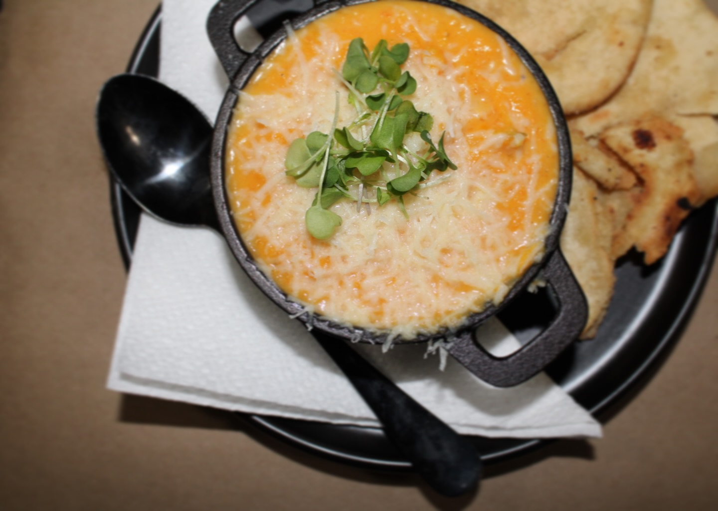 A hearty pumpkin & squash bisque- perfect for a crisp fall day. Have to have it for yourself? Send us a message to get your take n’ bake option or book a private chef event. ♥️
