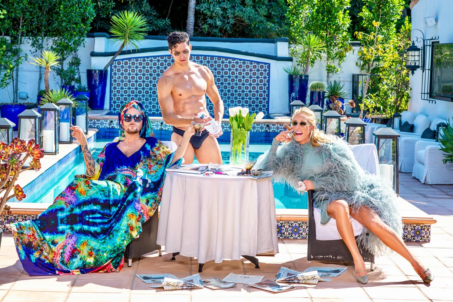 Breakfast at Tiffany's is fine, but Brunch in Beverly Hills is another level! Glamor at its best with @suzannea.saperstein @fredrikrobertsson caftan by @michalis_pantelidis the pool boy @kal_gab 📸 @matthewmitchellfoto #beverlyhills