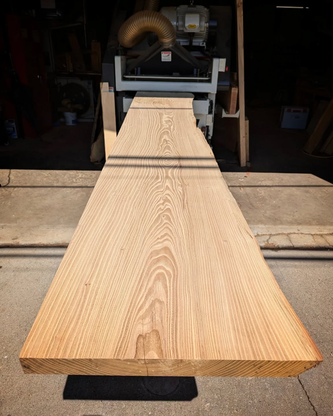 This Elm top is about as clean as they get. 26" x 120" x 2". Hop over to #denverwoodslabs if you're looking for book matches, wide material and unique pieces.
.
.
.
#elm #cantek #planer #sunsout #halloween #globeville #woodshop #customfurniture